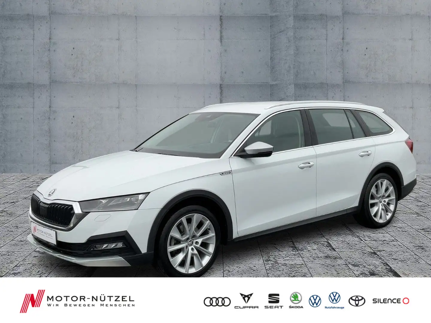 Skoda Octavia Combi SCOUT 2.0 TDI 4x4 DSG LED+NAVI+AHK Белый - 1