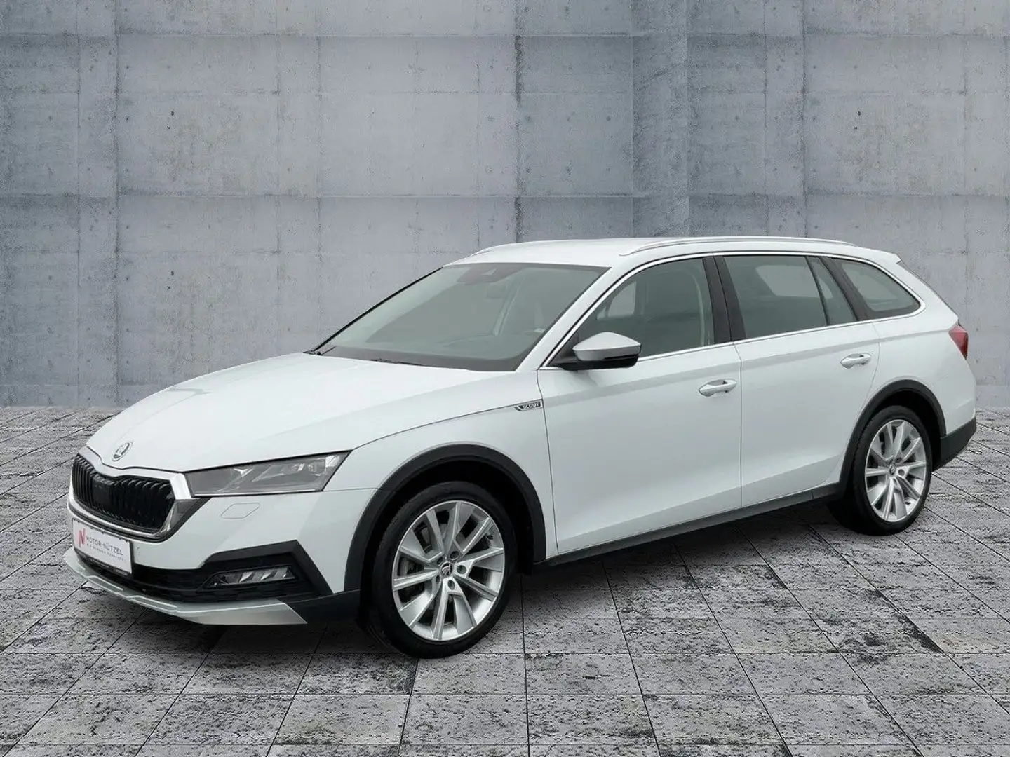 Skoda Octavia Combi SCOUT 2.0 TDI 4x4 DSG LED+NAVI+AHK Белый - 2