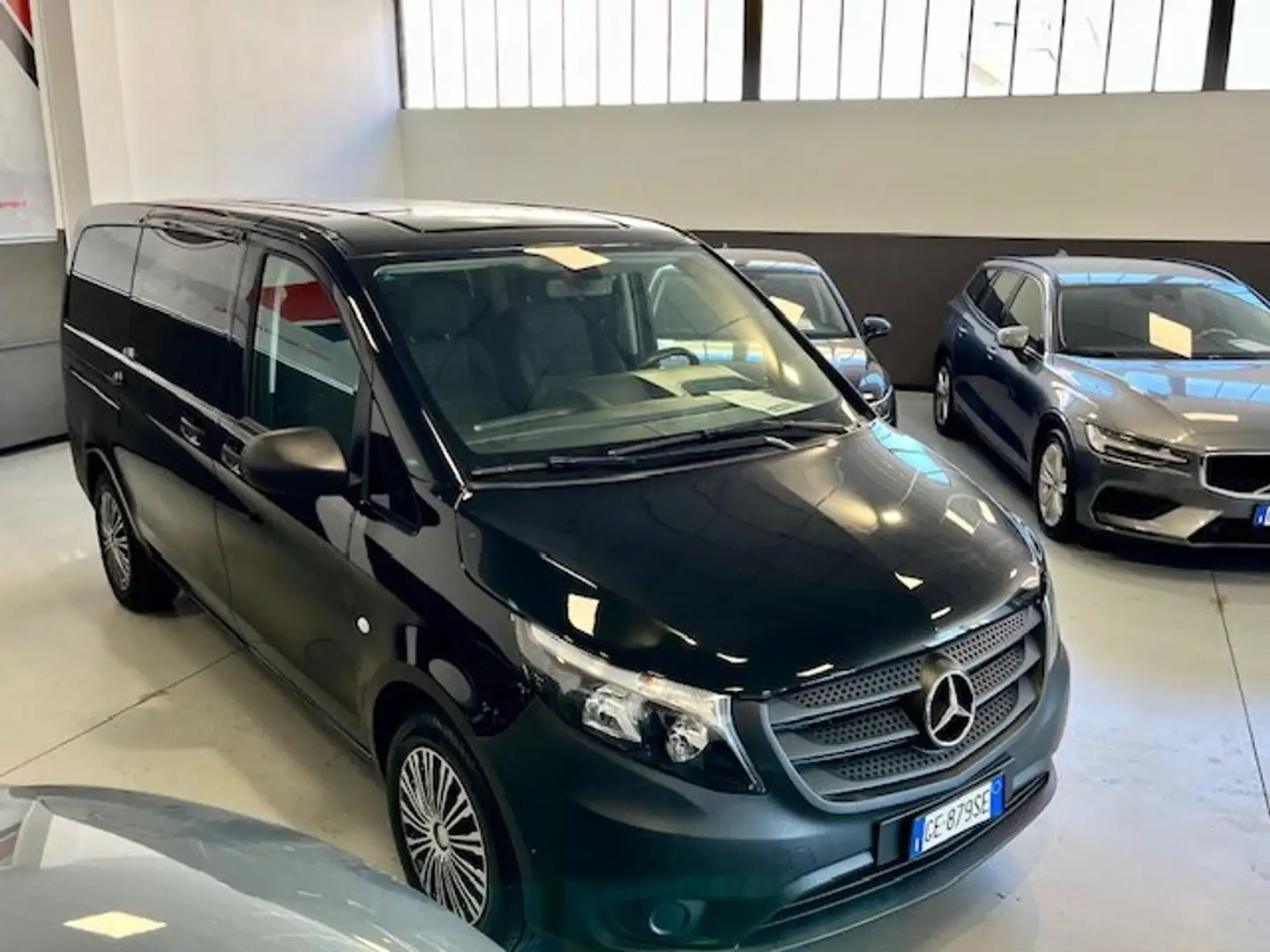 Mercedes-Benz Vito 114 LONG TOURER AUTO 9 POSTI RWD Nero - 2