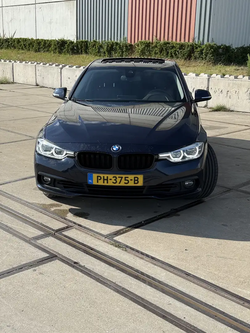 BMW 320 BMW 320i High Executive Blauw - 2