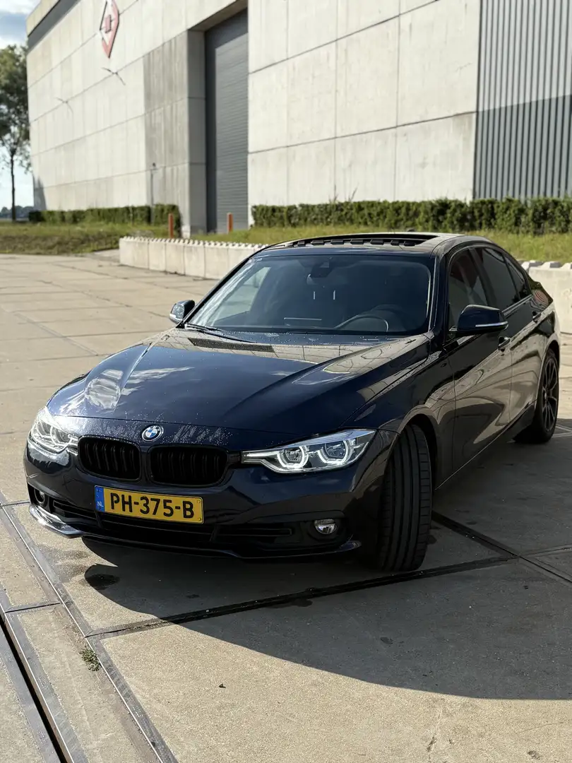 BMW 320 BMW 320i High Executive Blauw - 1