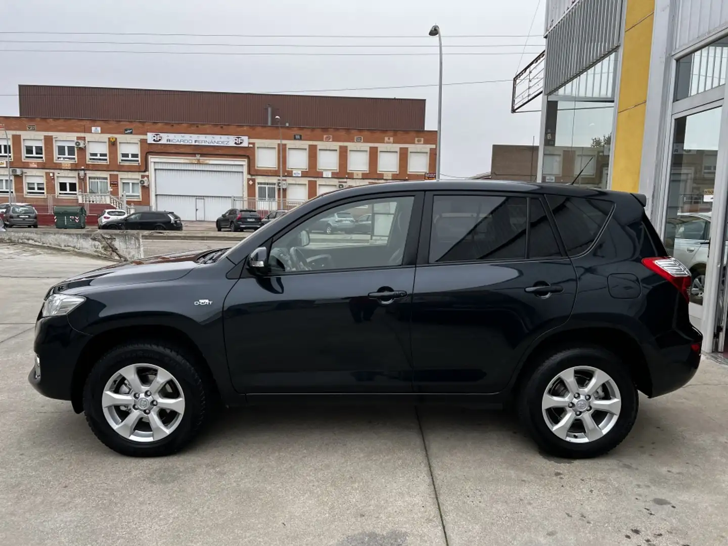 Toyota RAV 4 2.2D-CAT Executive 4x4 CS ADS Kék - 1