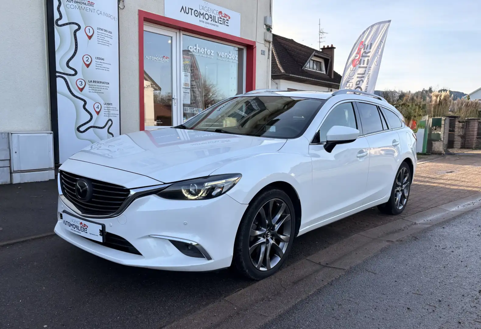 Mazda MX-6 III Wagon 2.2 Skyactiv-D 175 ch ch Toit ouvrant Schwarz - 1