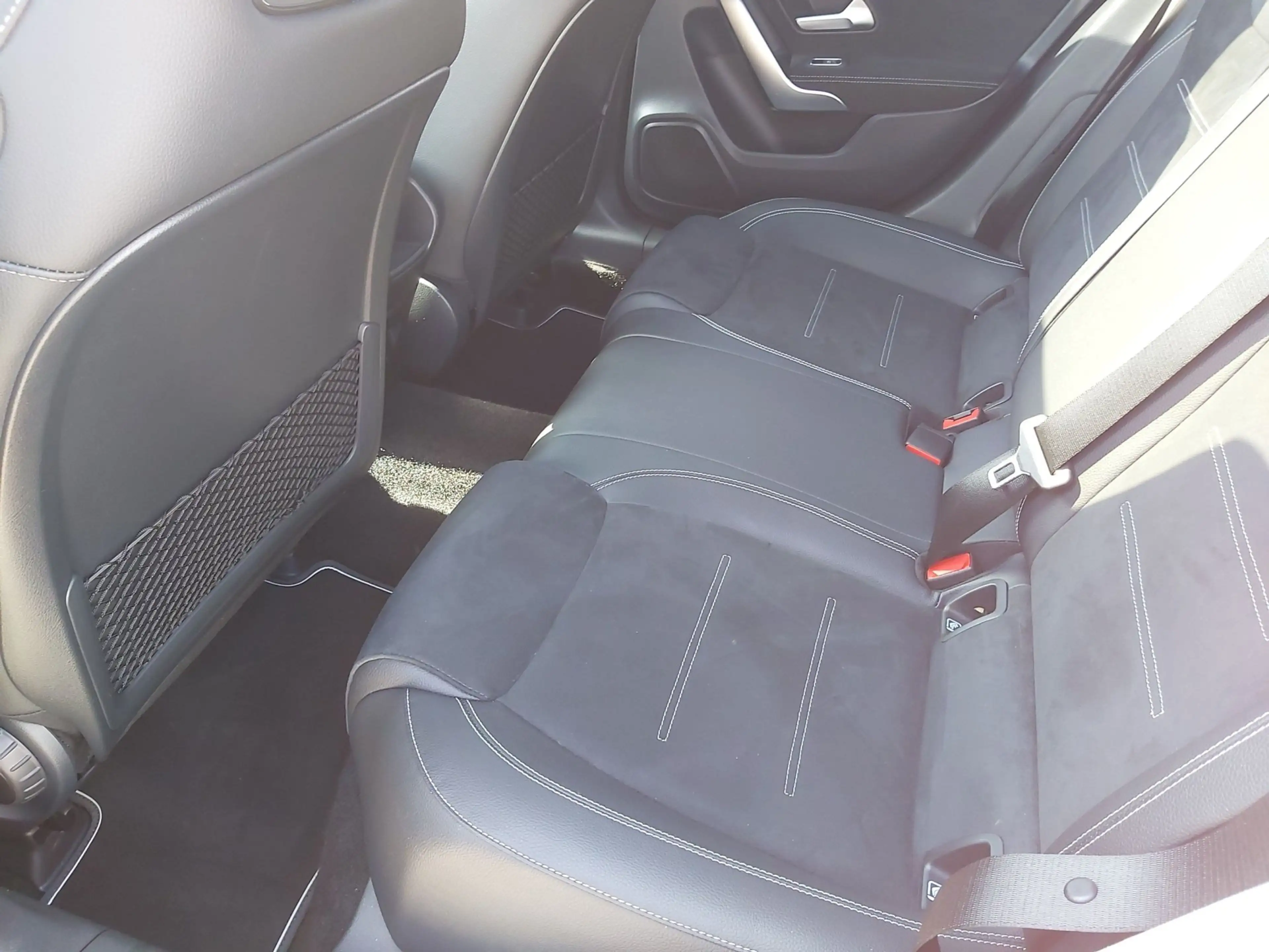 Mercedes-Benz A 250 e AMG-Night-Line — photo 15