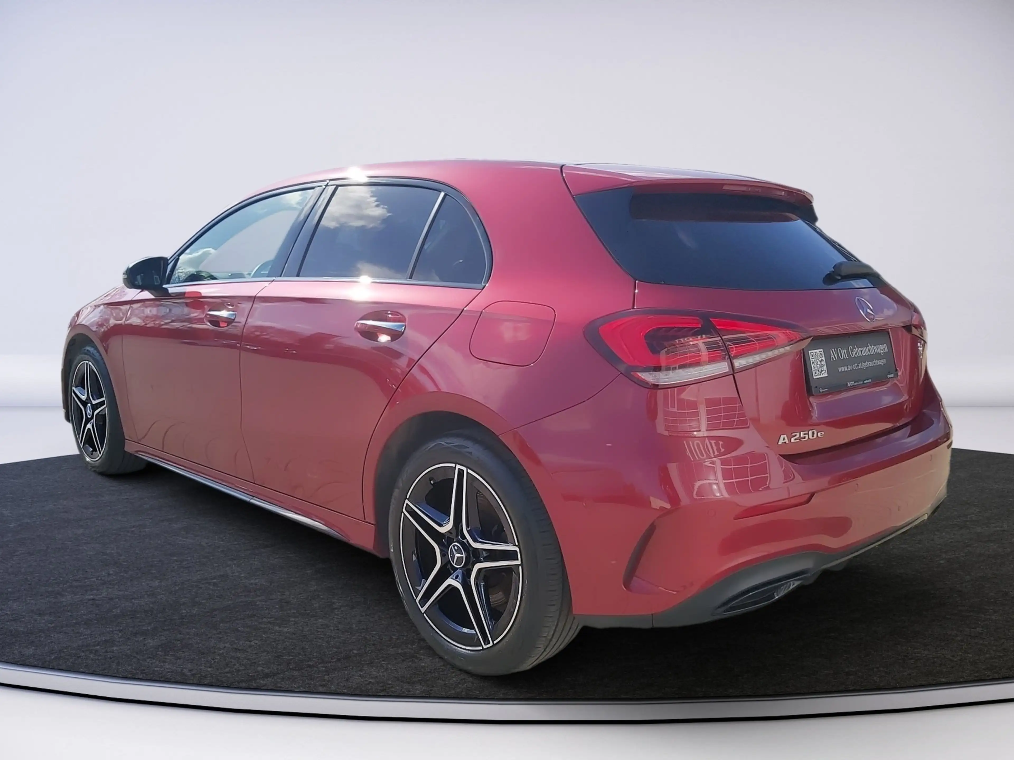 Mercedes-Benz A 250 e AMG-Night-Line — photo 4