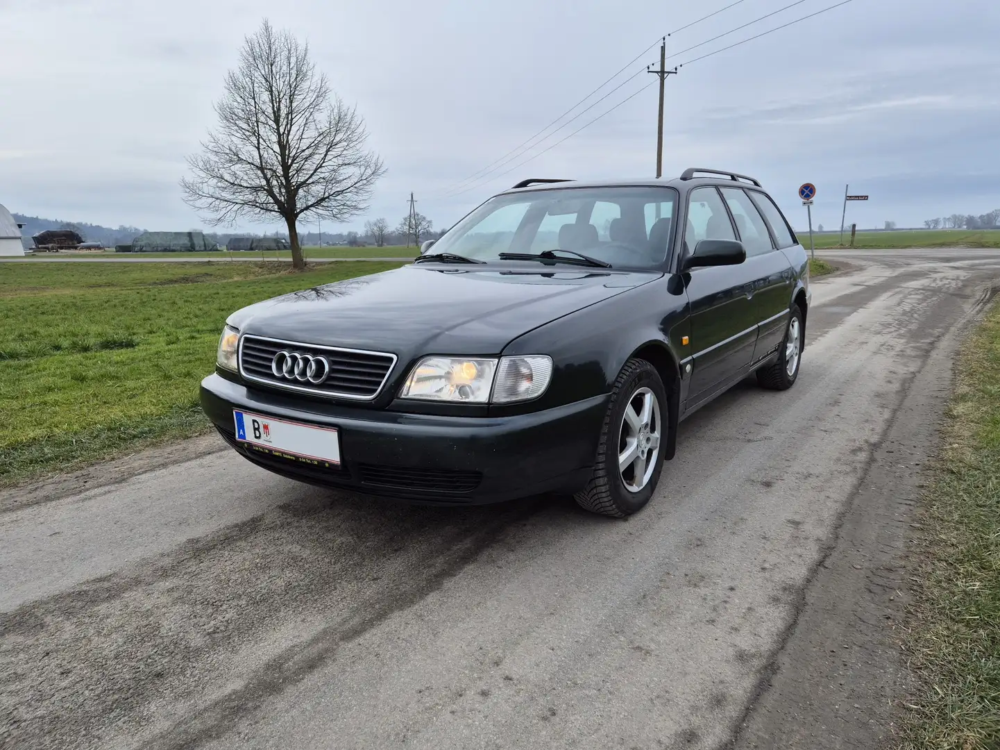 Audi A6 Avant 1.9 TDI C4 Kombi Klima AHK EFH Rarität Verde - 1
