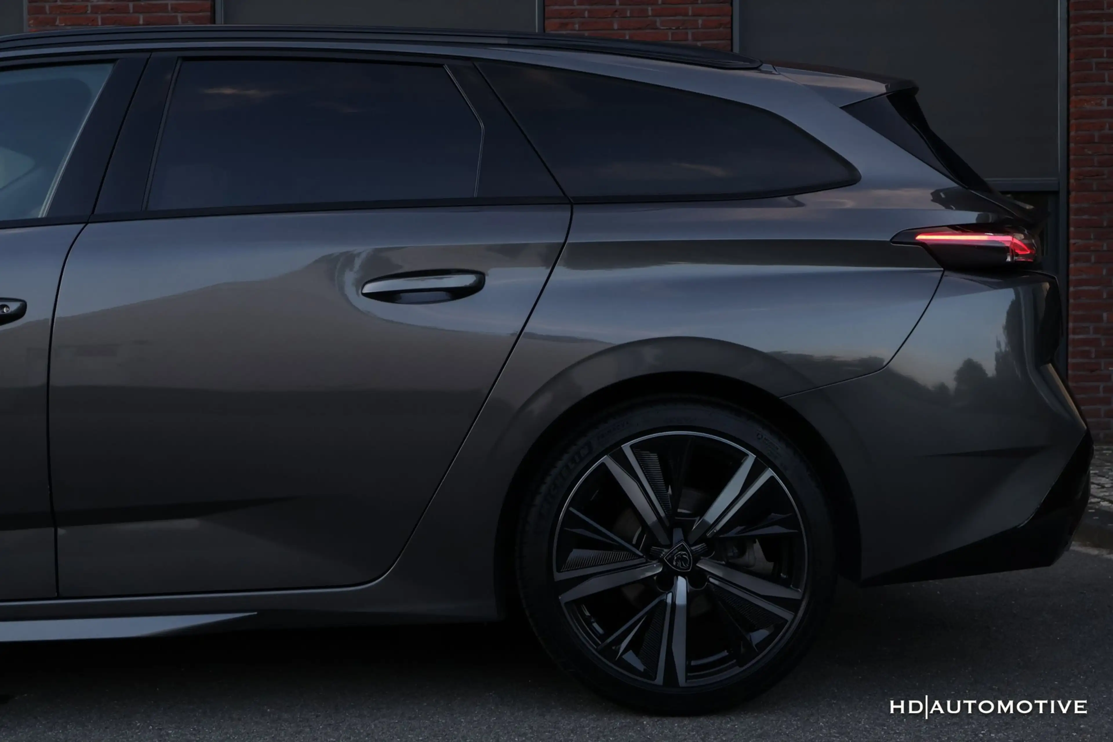 Peugeot 308 SW 1.2 PureTech AUT GT PACK LEDER 360CAM FOCAL — photo 12