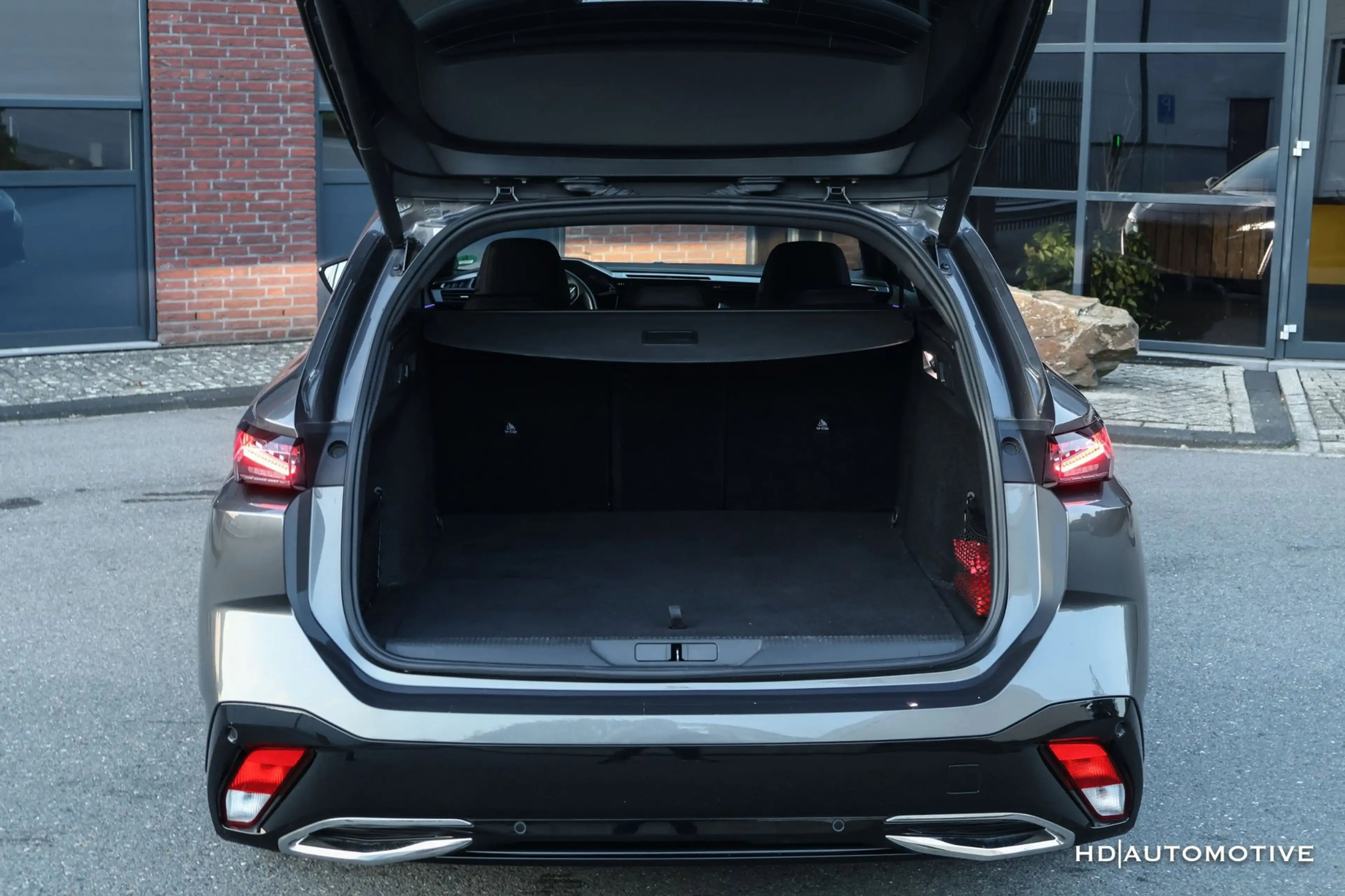 Peugeot 308 SW 1.2 PureTech AUT GT PACK LEDER 360CAM FOCAL — photo 9