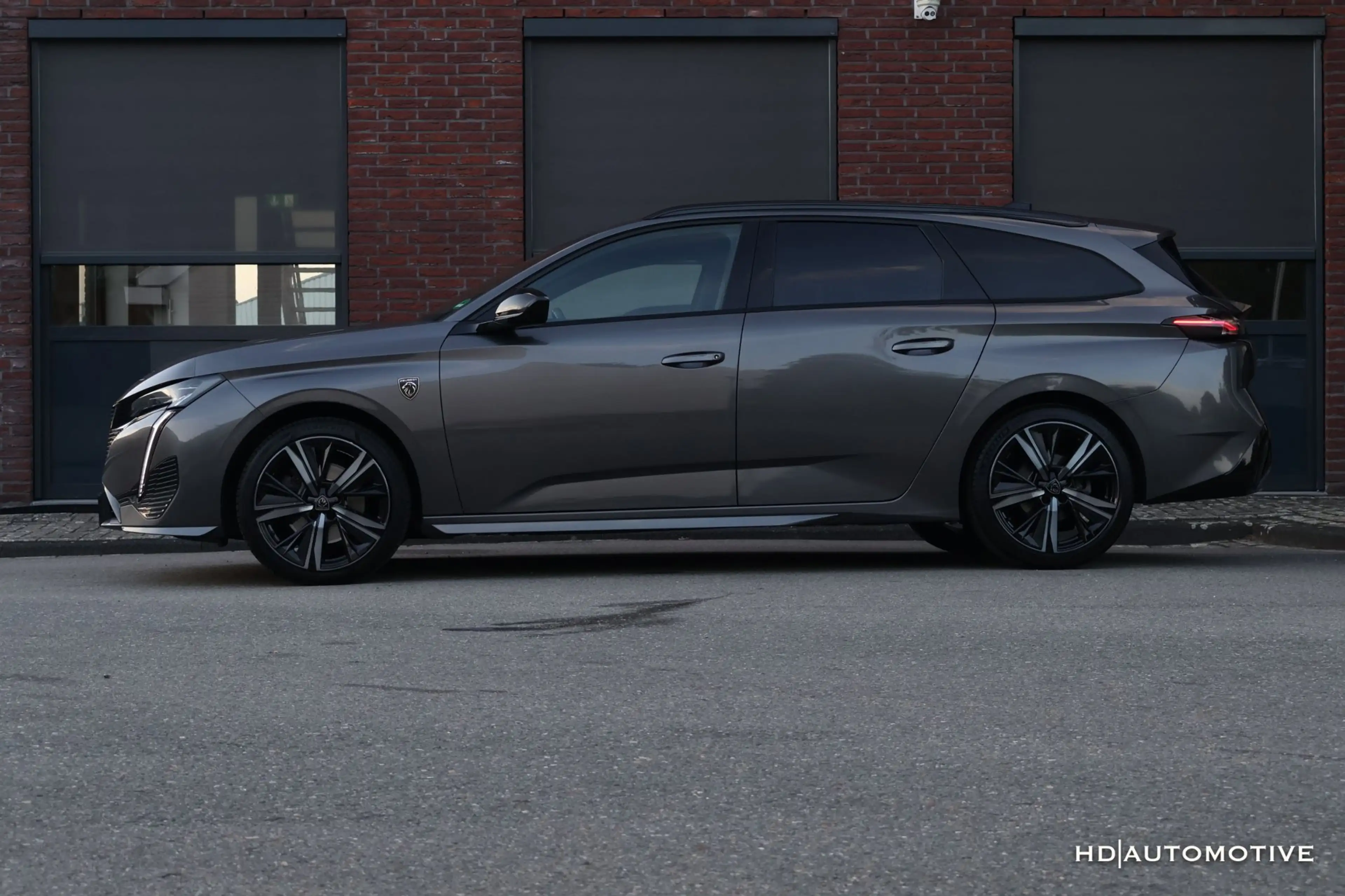 Peugeot 308 SW 1.2 PureTech AUT GT PACK LEDER 360CAM FOCAL — photo 10