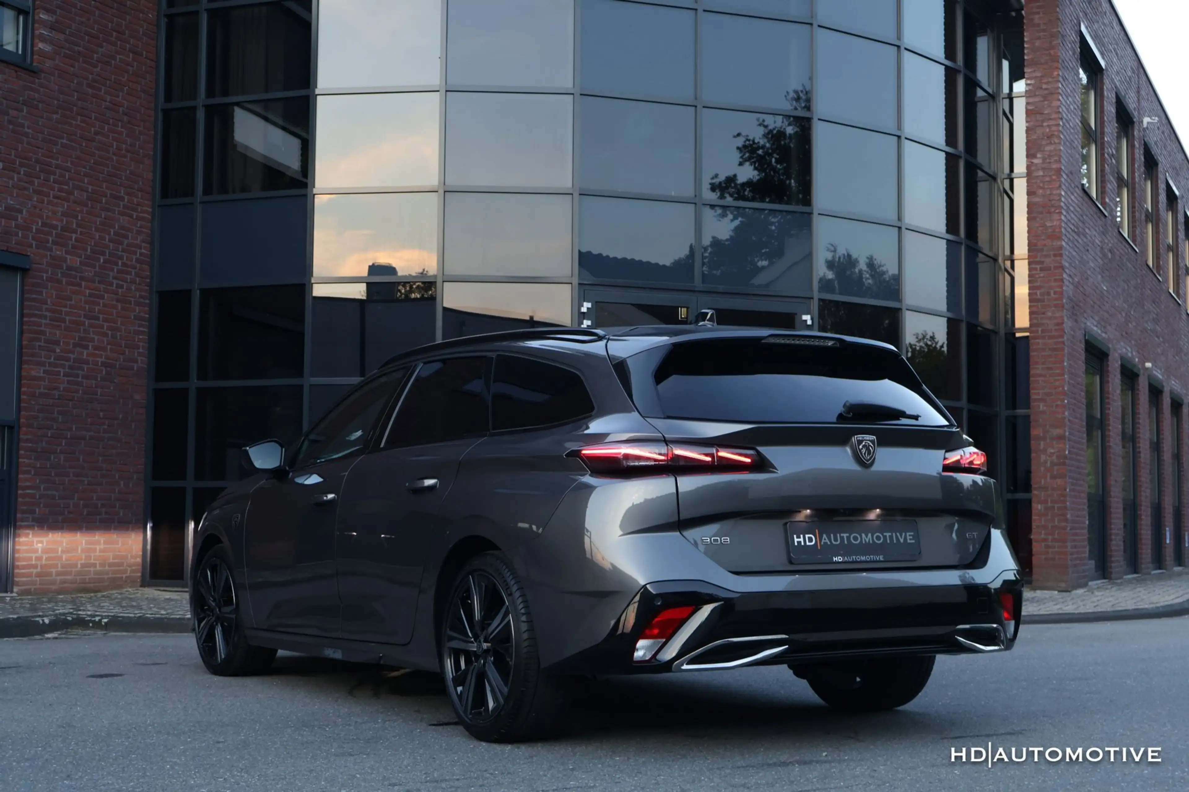 Peugeot 308 SW 1.2 PureTech AUT GT PACK LEDER 360CAM FOCAL — photo 6