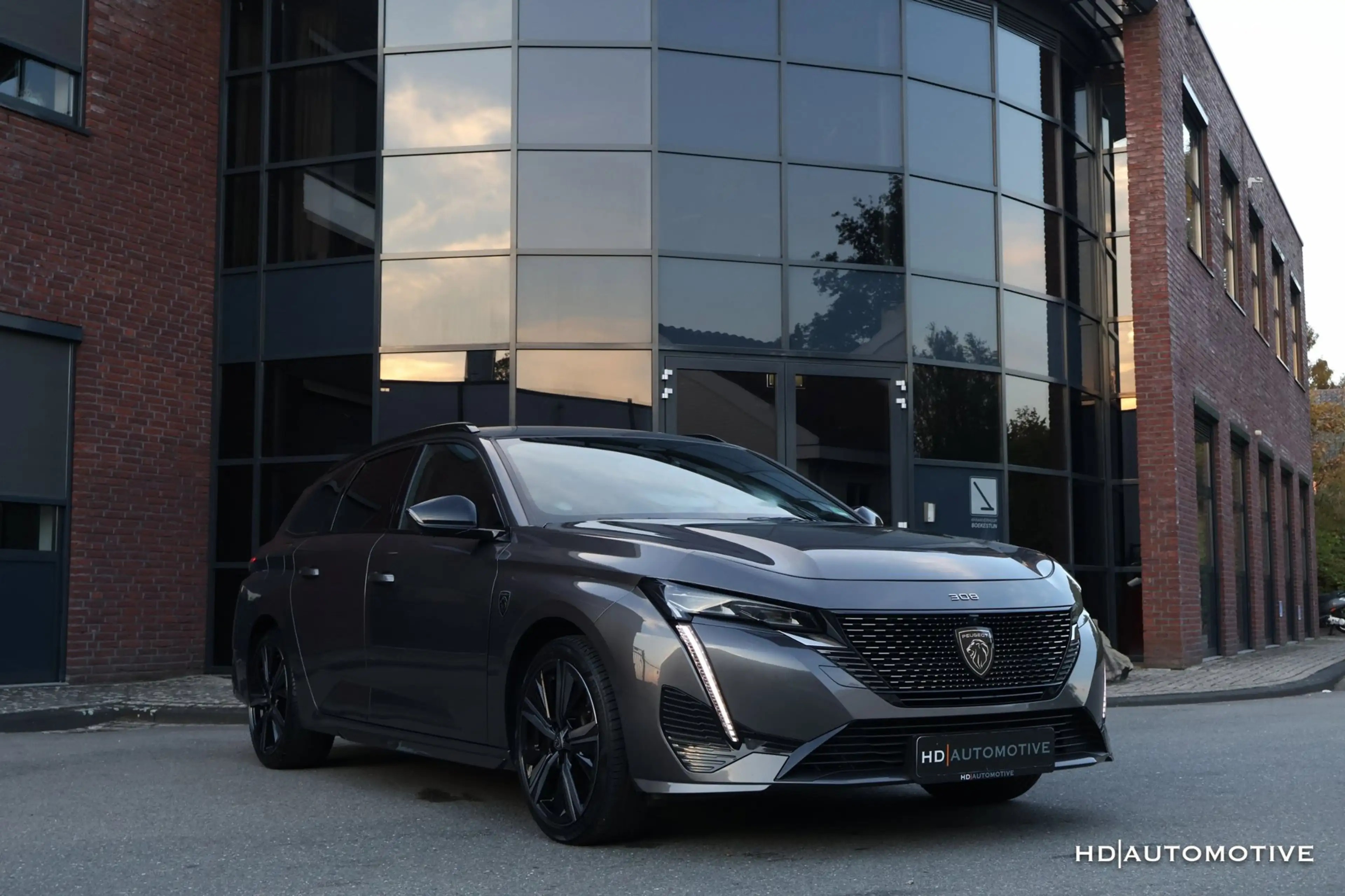 Peugeot 308 SW 1.2 PureTech AUT GT PACK LEDER 360CAM FOCAL — photo 5