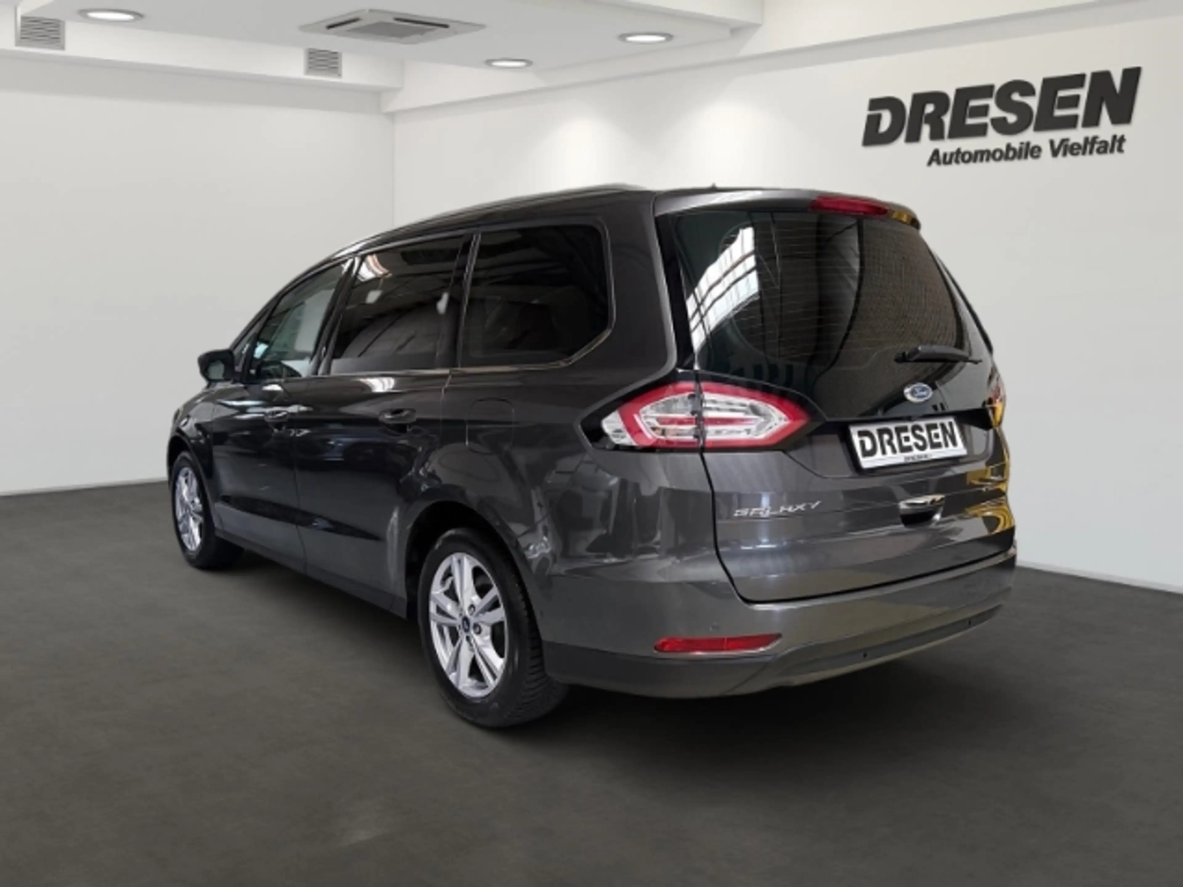 Ford Galaxy Hybrid 2.5 Titanium Kamera+Navi+DAB+Carplay — photo 4