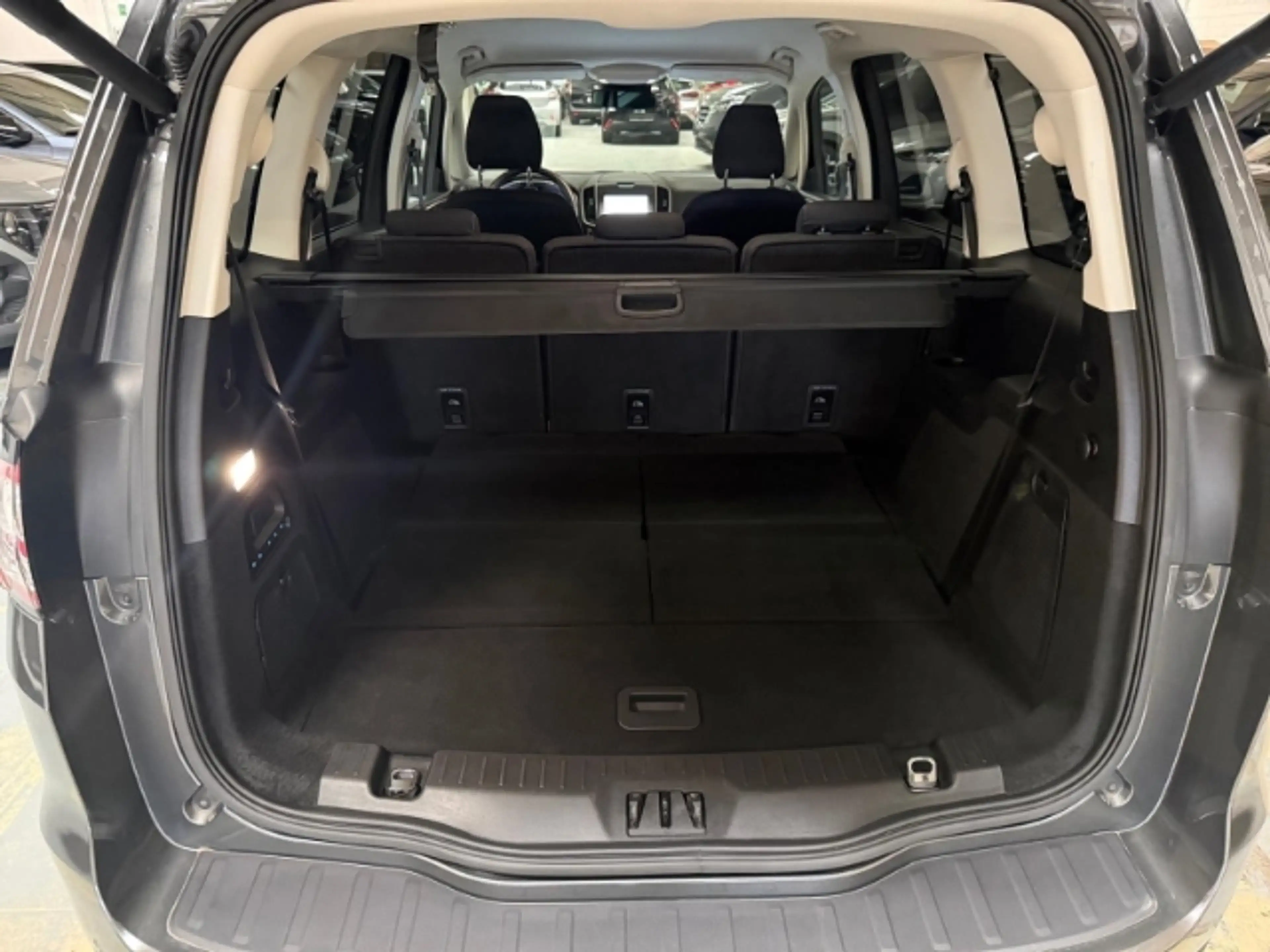 Ford Galaxy Hybrid 2.5 Titanium Kamera+Navi+DAB+Carplay — photo 12