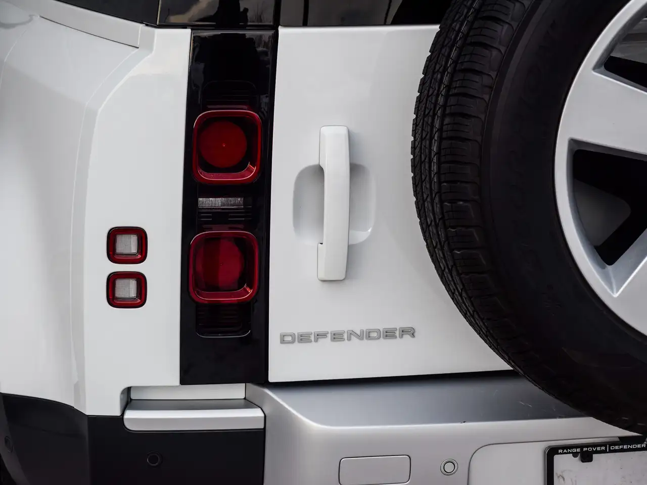 Land Rover Defender снимка Land Rover Defender