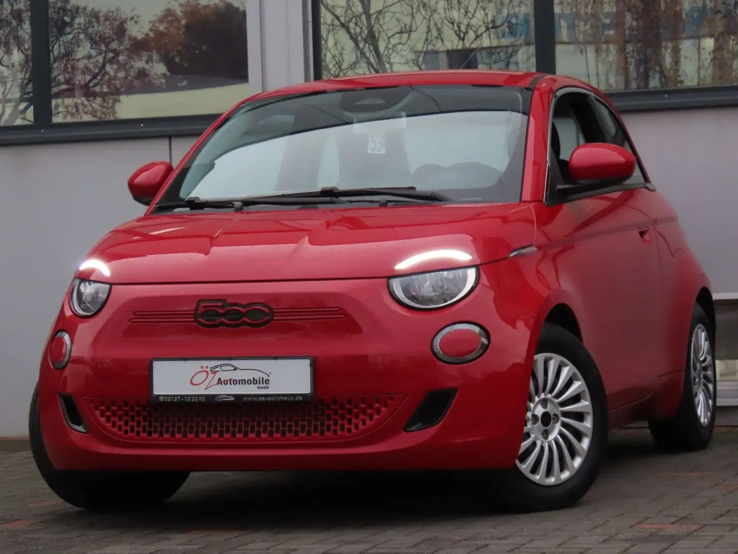 Fiat 500e (RED) 42 kWh Klimaauto. Navigation CarPlay Roşu - 2