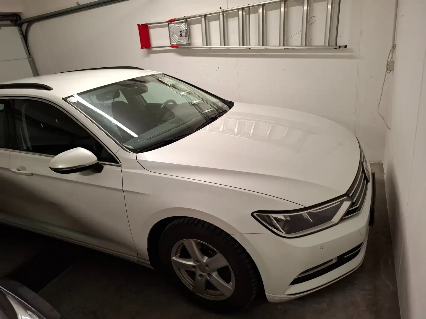 Volkswagen Passat Variant Passat Variant 1,6 TDI Weiß - 1