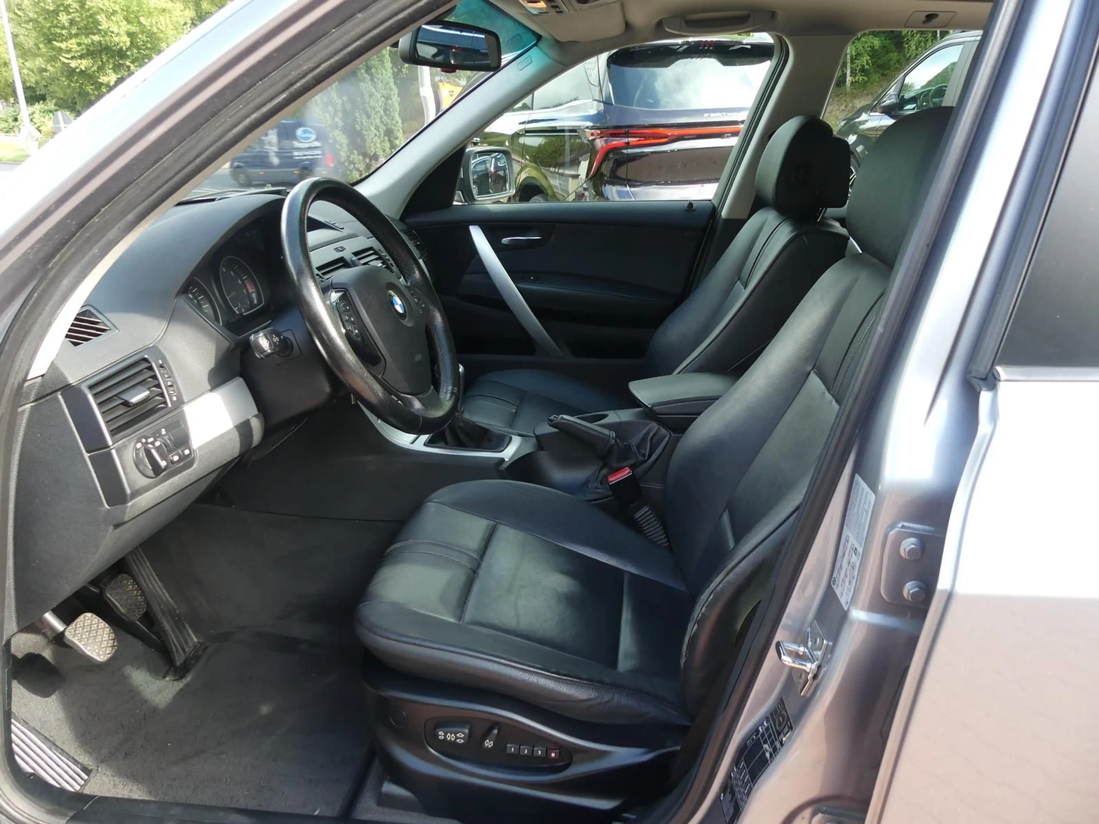 BMW X3 *2.0i*Allrad*Leder*Klima*SHZ*Xenon*PDC*Pano — photo 10