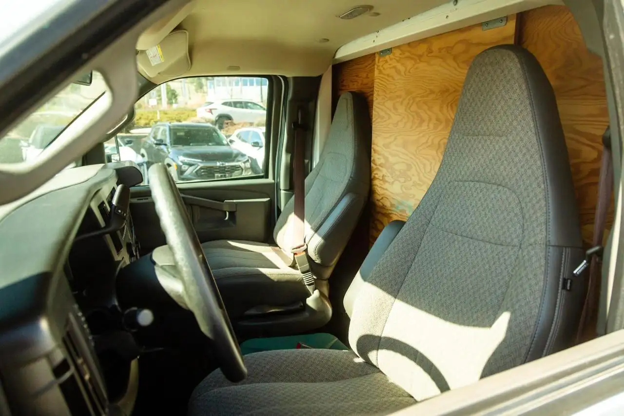 GMC Savana снимка GMC Savana