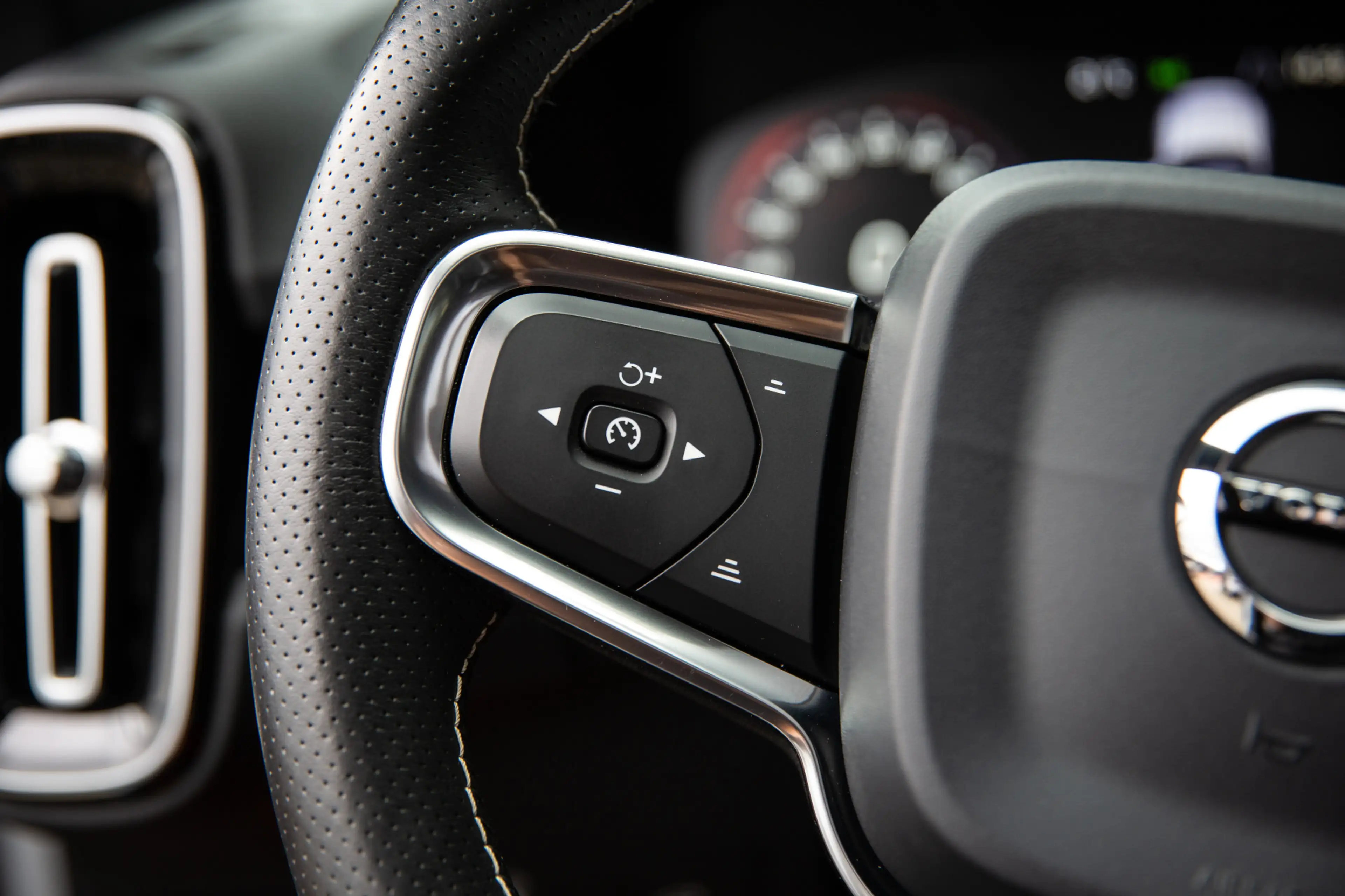 Volvo XC40 1.5 T3 R-Design , Carplay, Adap. cruise, Panoramad — photo 15