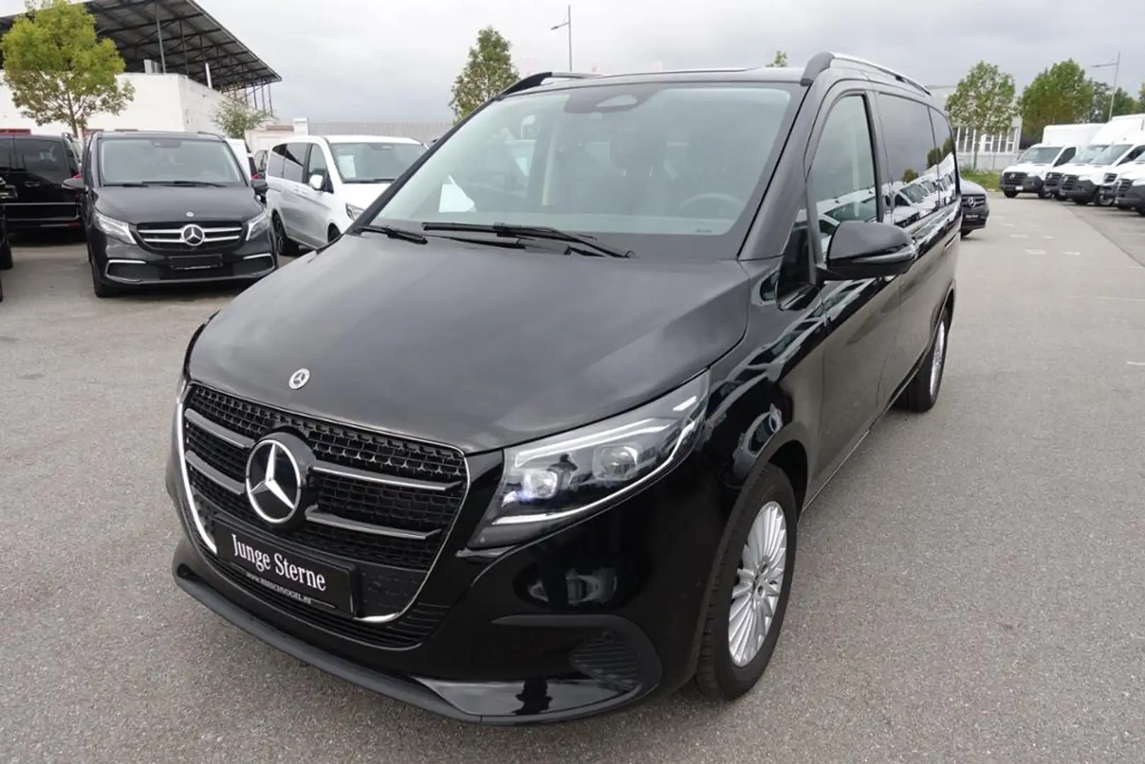 Mercedes-Benz V 250 d STYLE 4M kompakt MOPF Distronic AHK2,5t Schwarz - 2