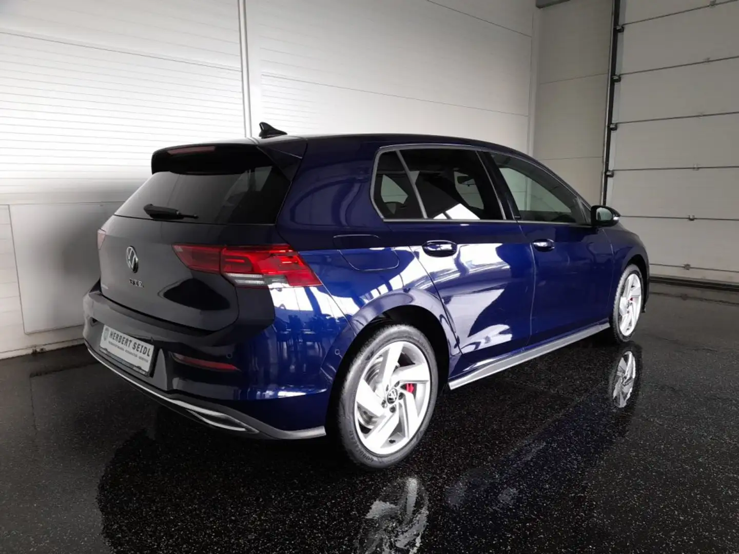 Volkswagen Golf VIII GTE PHEV 150/245 DSG *GTI SITZE / LED+ / VIRTUELL PRO / NAVI / 17 ZOLL / VERKEHRSZEICHENASSIST* Blau - 2