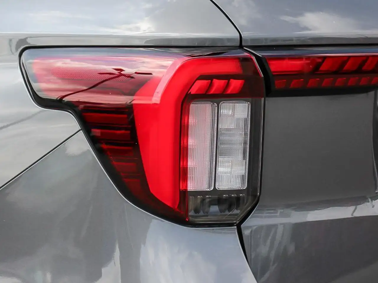 Ford Explorer снимка Ford Explorer