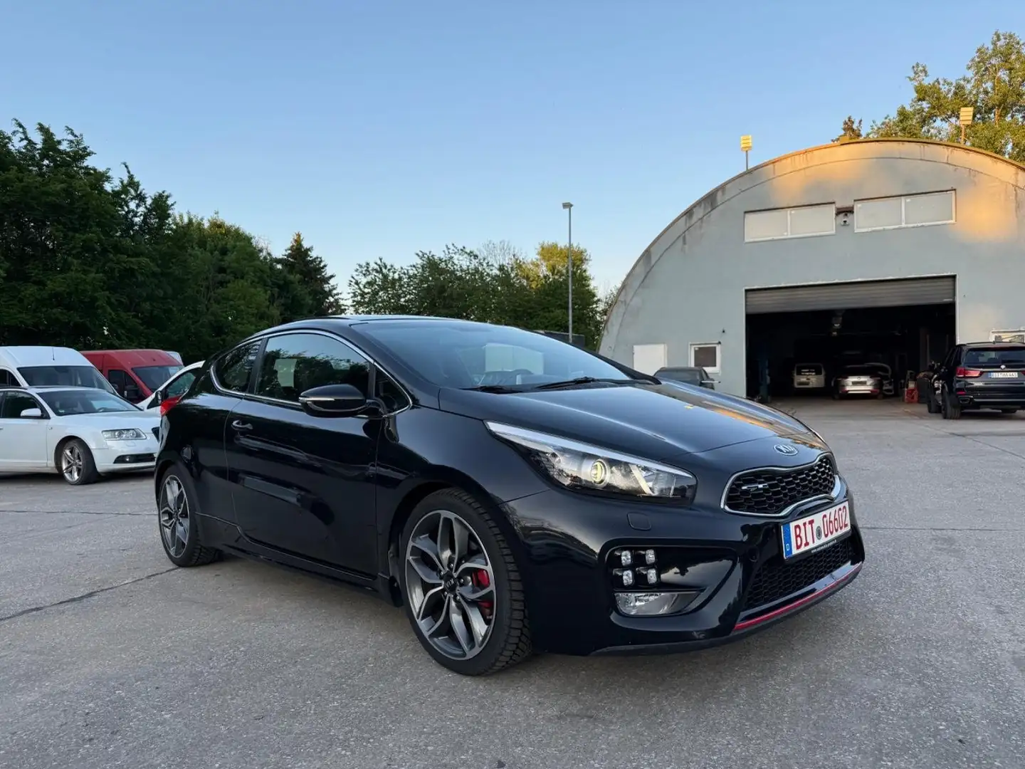Kia ProCeed / pro_cee'd pro cee'd 1.6 TGDI GT-Track Schwarz - 1