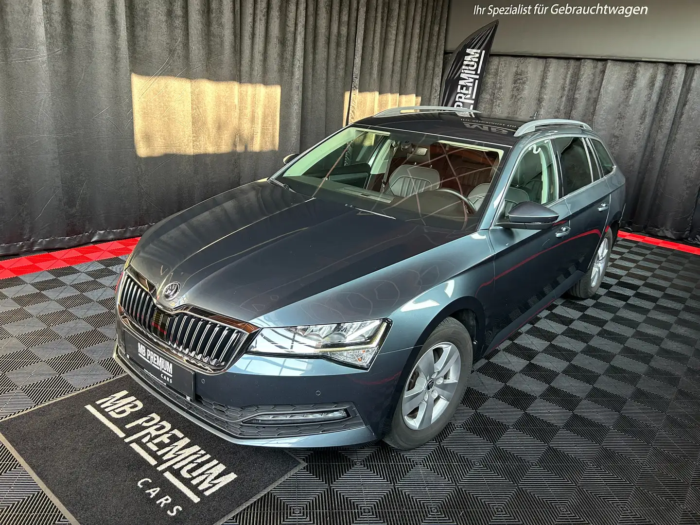 Skoda Superb Ambition *AHK*LEDER*MEMORY*LED* Grau - 2