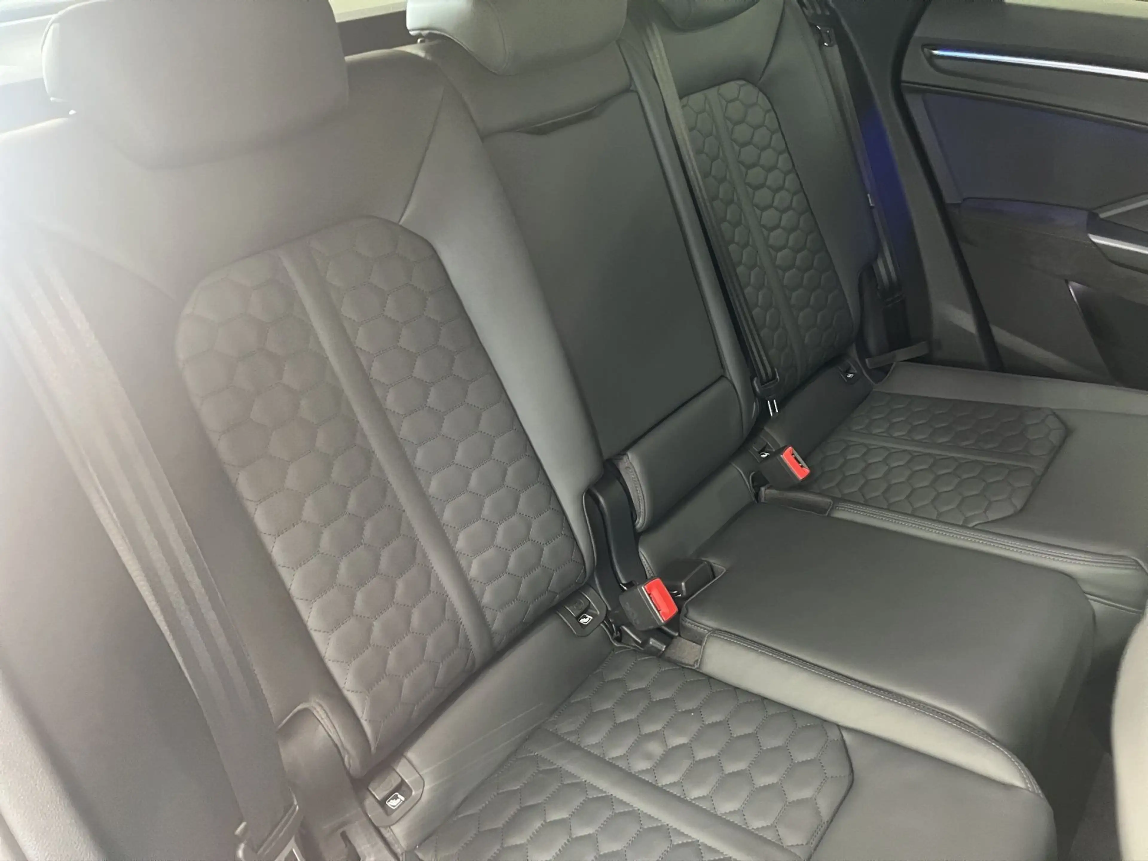Audi RS Q3 2.5 TFSI qu. AHK LM 22" LED Nappa 360 — photo 17