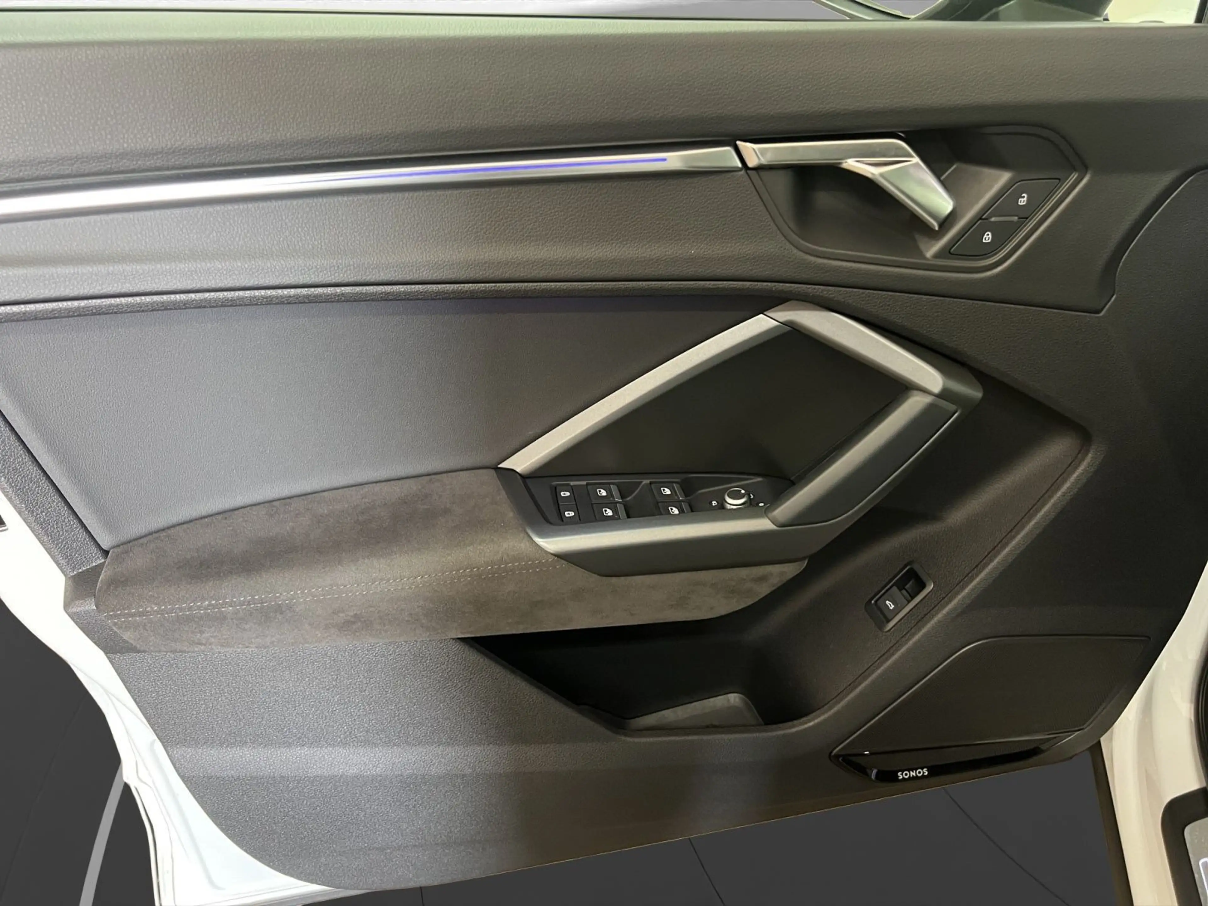 Audi RS Q3 2.5 TFSI qu. AHK LM 22" LED Nappa 360 — photo 10