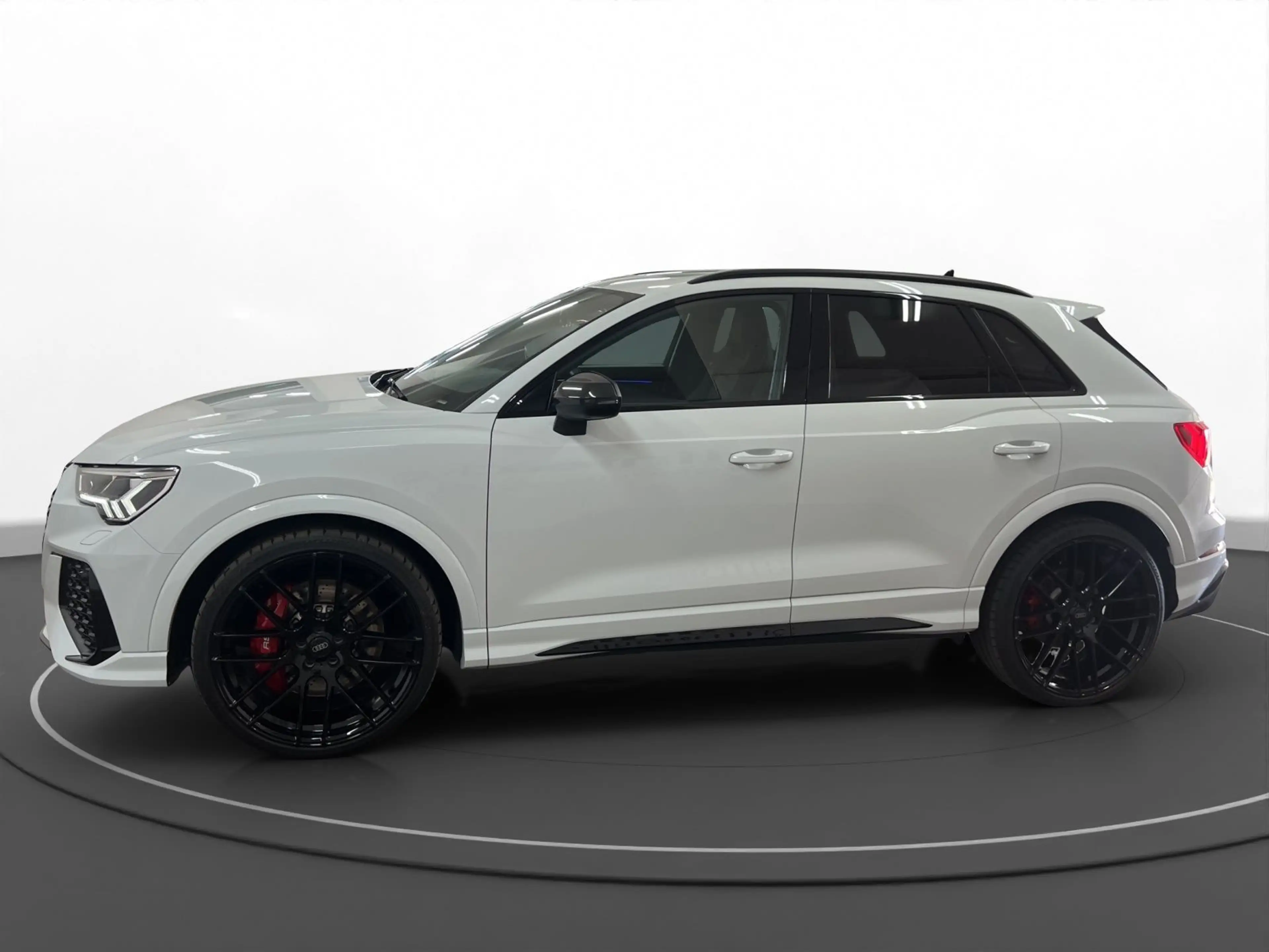 Audi RS Q3 2.5 TFSI qu. AHK LM 22" LED Nappa 360 — photo 6
