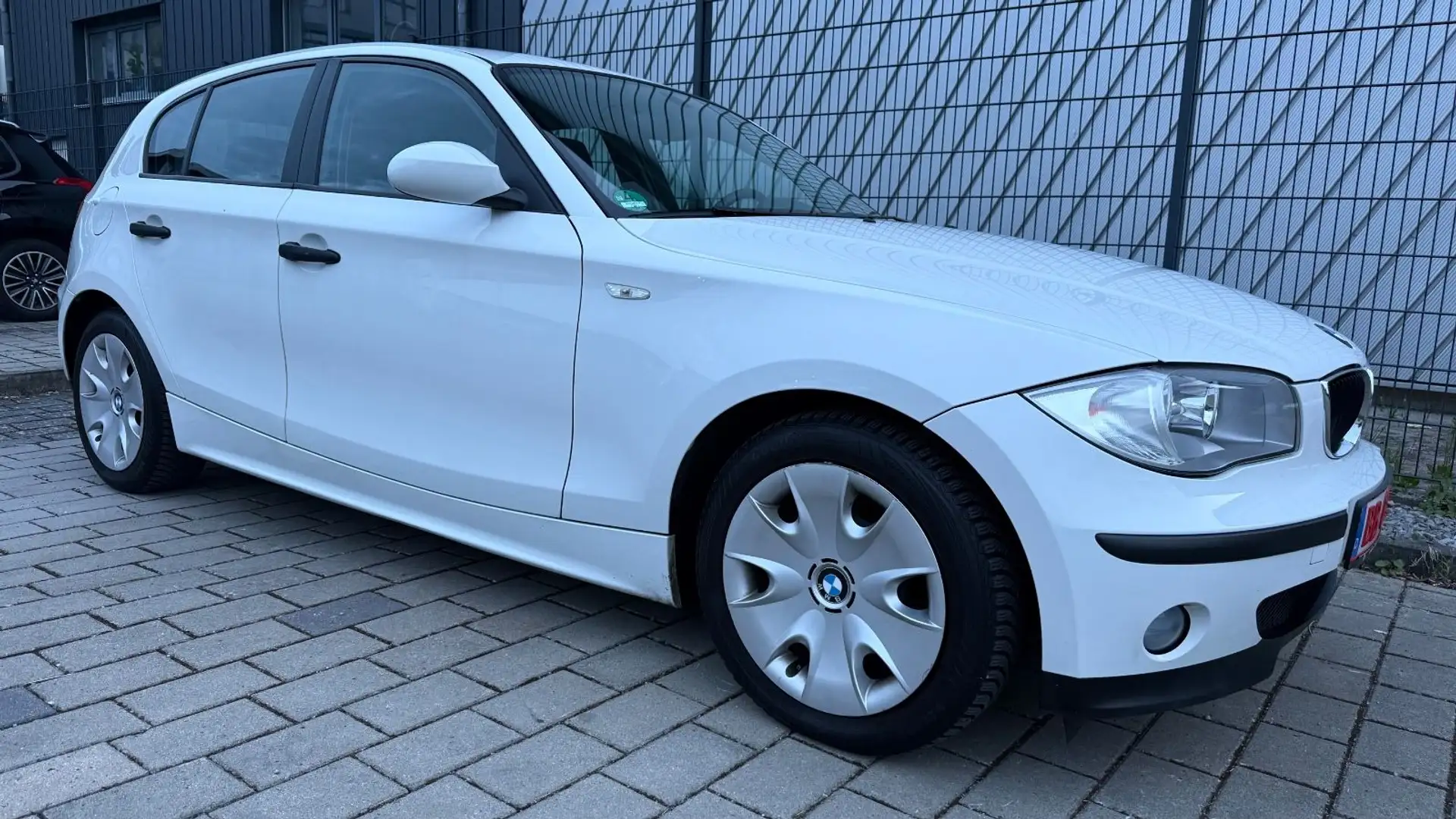 BMW 118 DIESEL,TÜV,KLIMAANLAGE,WENIG-KM Blanc - 2