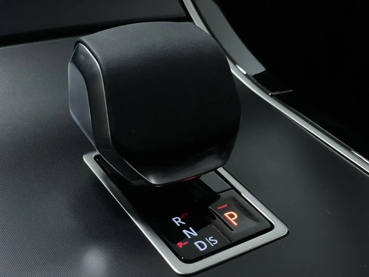 Land Rover Range Rover Velar снимка Land Rover Range Rover Velar
