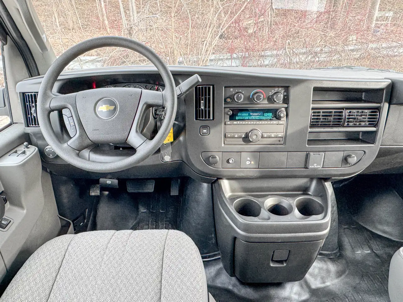 Chevrolet Express 3500 снимка Chevrolet Express 3500