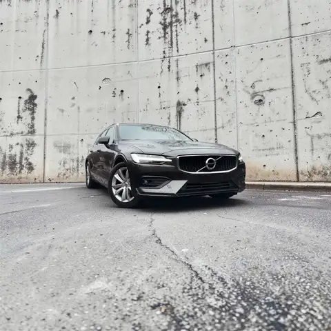 Volvo V60 Kombi Momentum Pro LED PANO 1ERH KAM