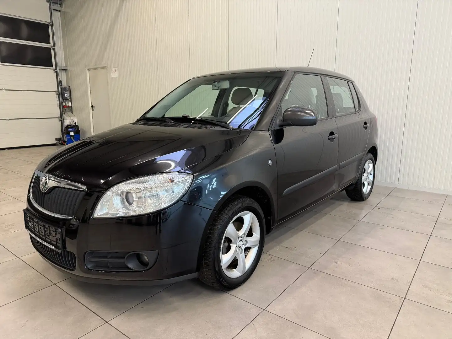 Skoda Fabia 1.4 Elegance / TEMPOMAT / ALUFELGEN Schwarz - 2