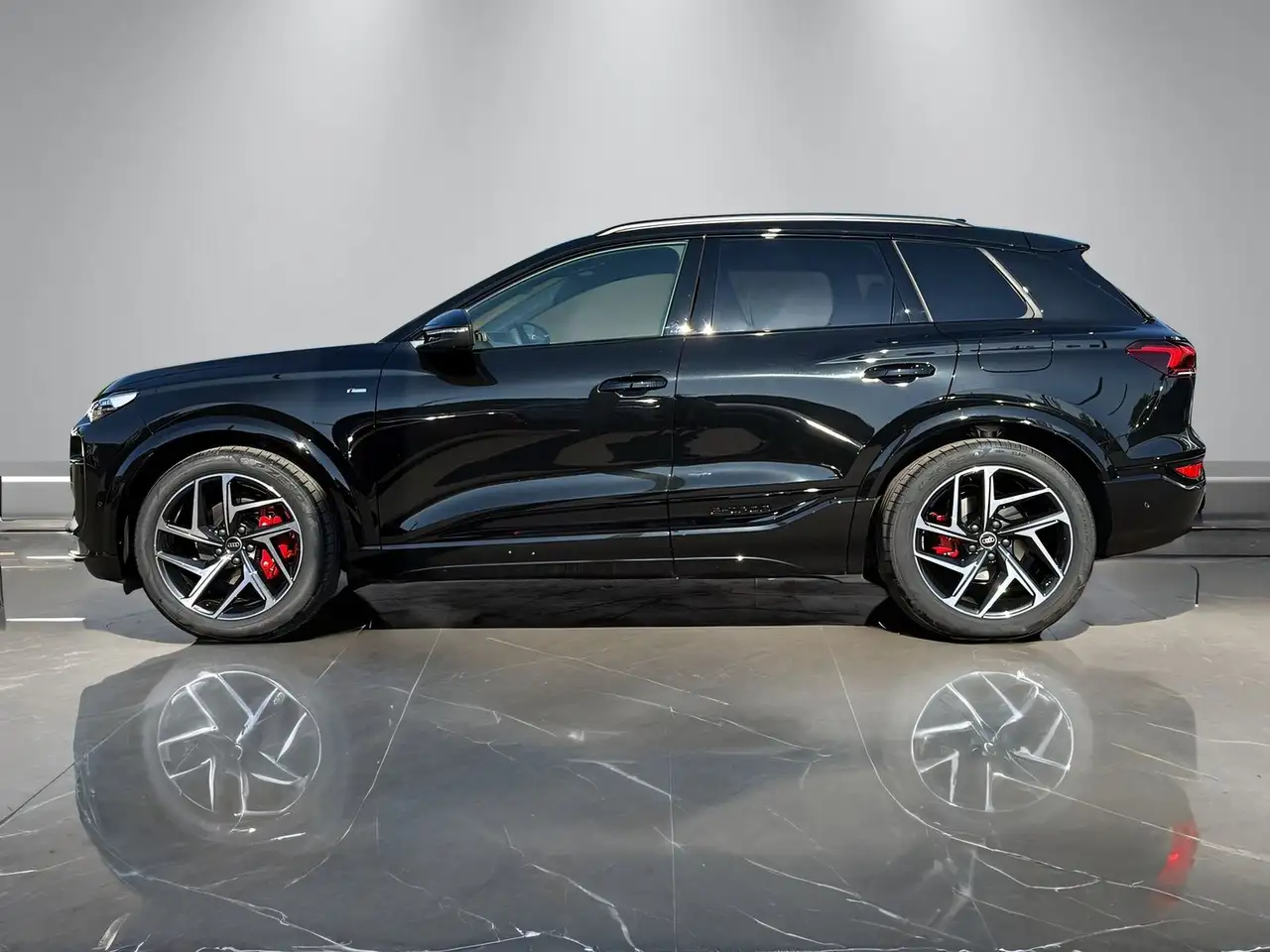 Audi Q6 e-tron performance TECH PLUS+AHK+PANO+BT+ 5