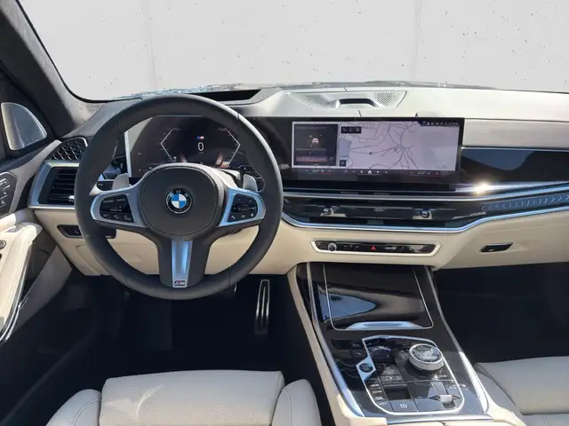 BMW X7 view 12