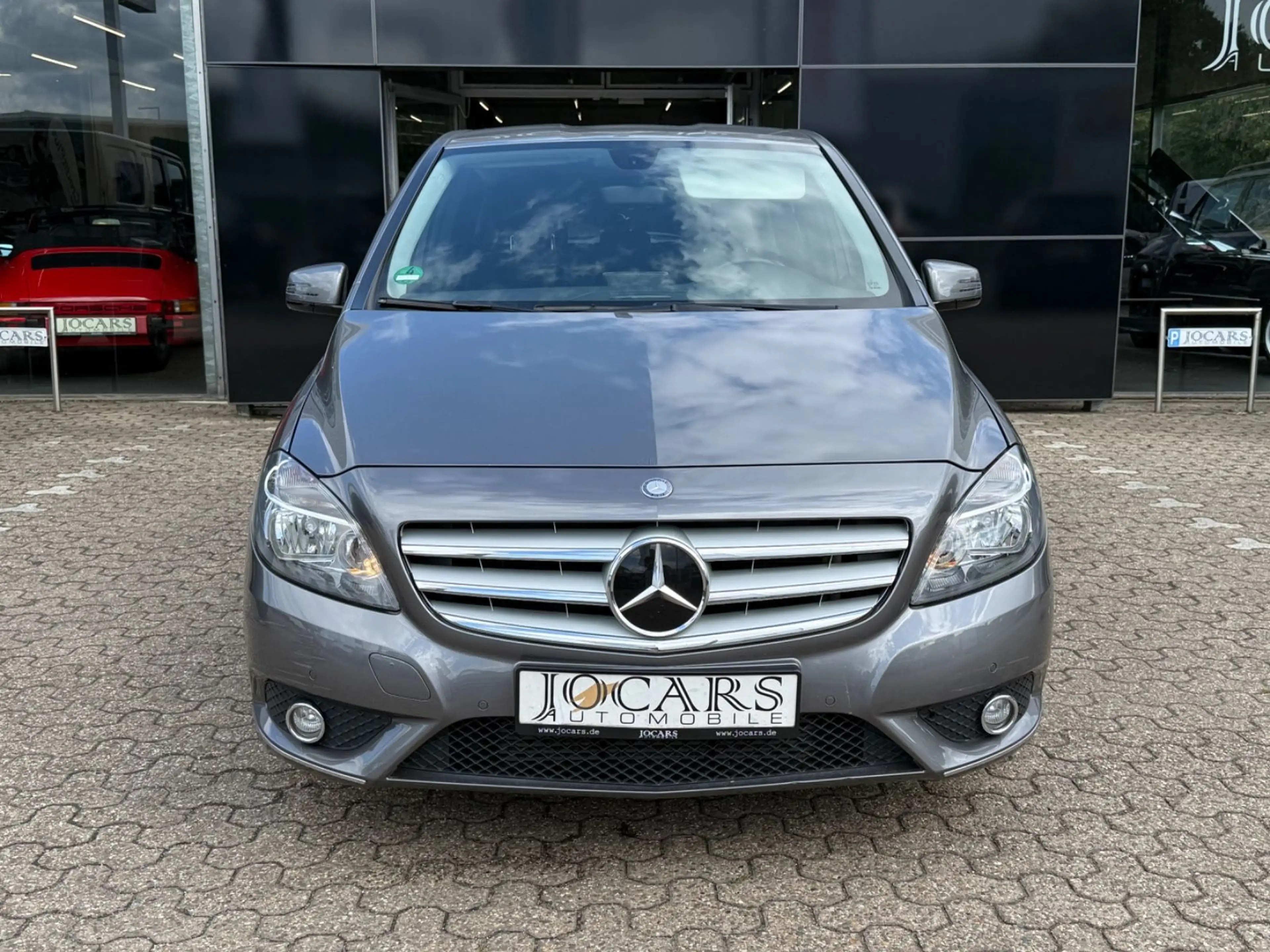 Mercedes-Benz B 180 * PDC * SHZ * PARK-ASS * AMBIENTE — photo 2