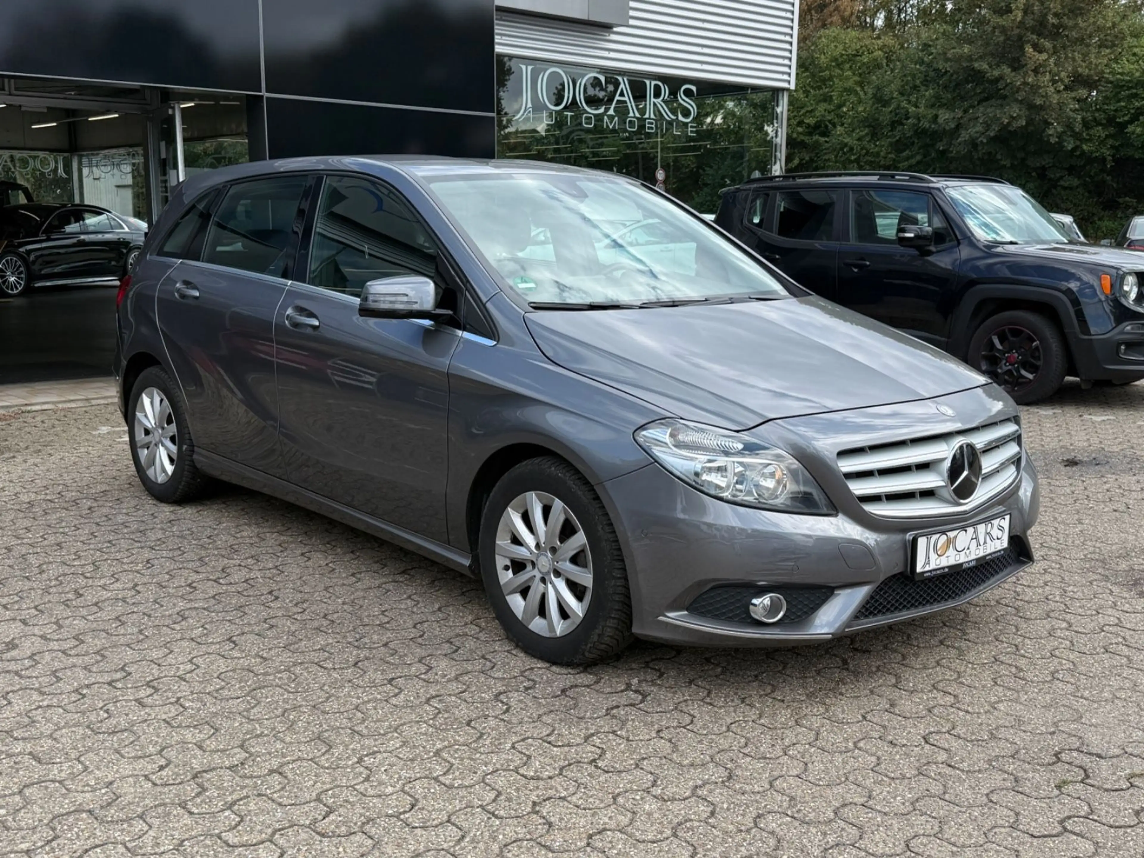 Mercedes-Benz B 180 * PDC * SHZ * PARK-ASS * AMBIENTE — photo 3