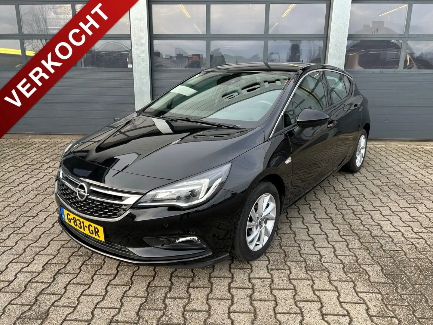 Opel Astra 1.0 Turbo 105pk Business Executive Schwarz - 1