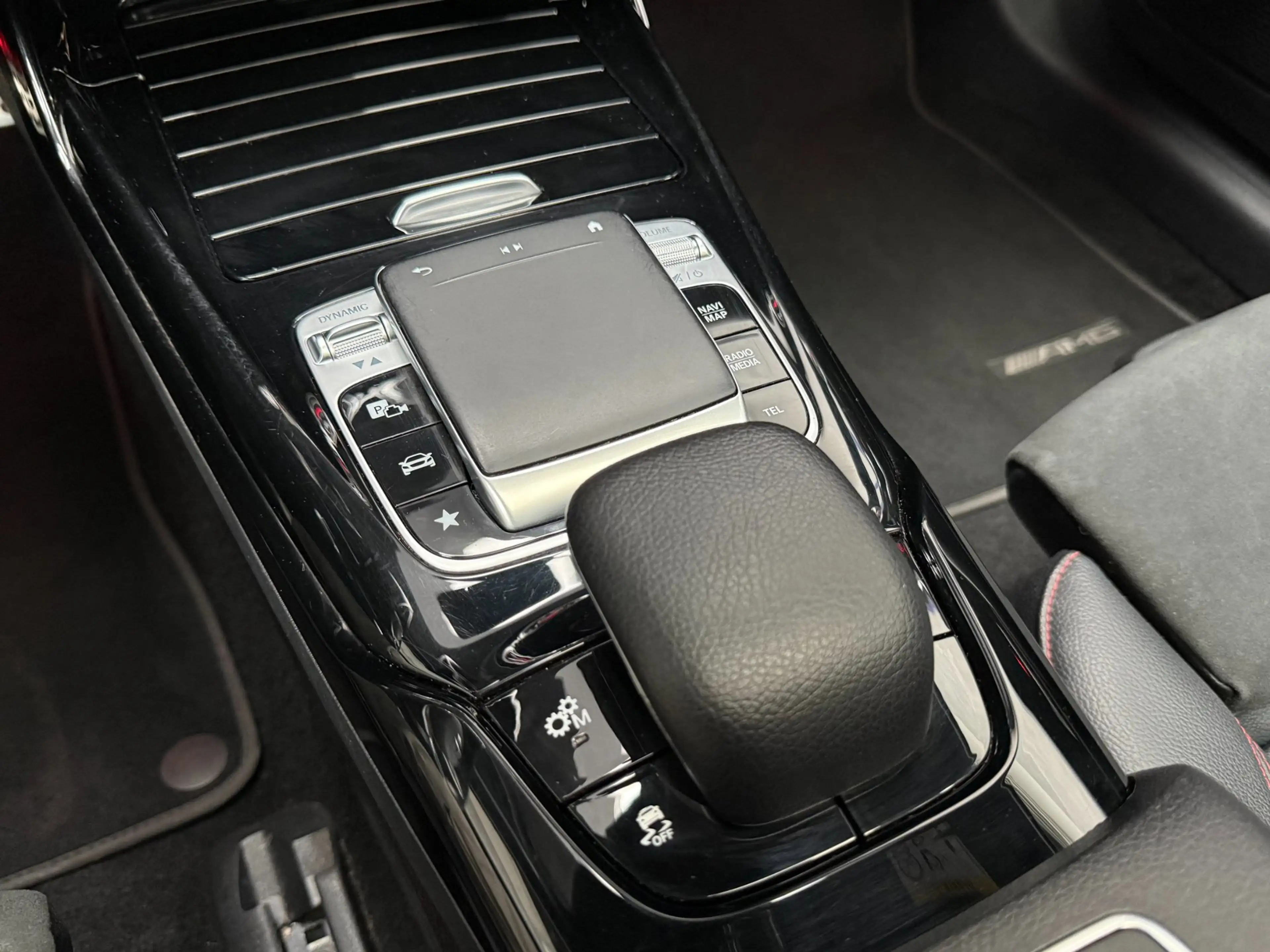 Mercedes-Benz A 35 AMG 4MATIC Edition 1 306 PK / Panorama — photo 13