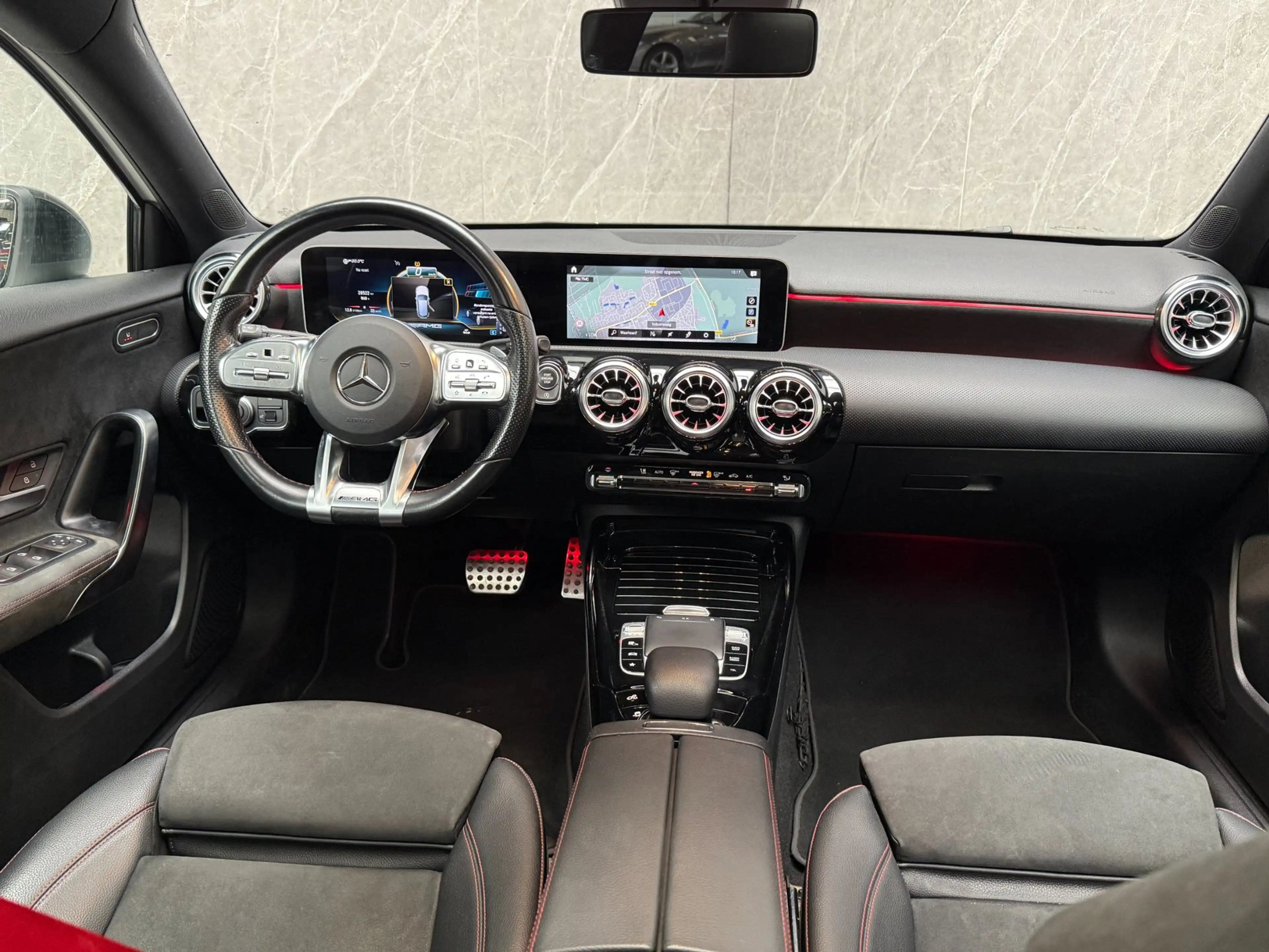 Mercedes-Benz A 35 AMG 4MATIC Edition 1 306 PK / Panorama — photo 10
