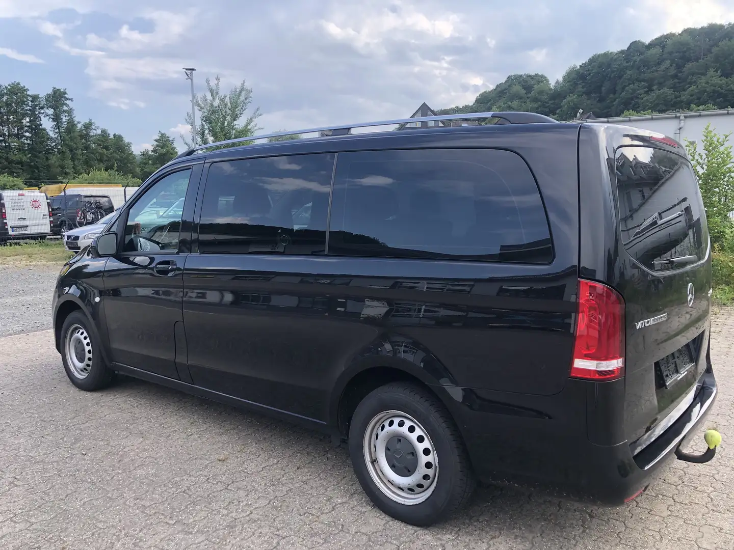 Mercedes-Benz Vito 116 CDI Tourer Lang, 8 Sitze, AHK, LED Negro - 2