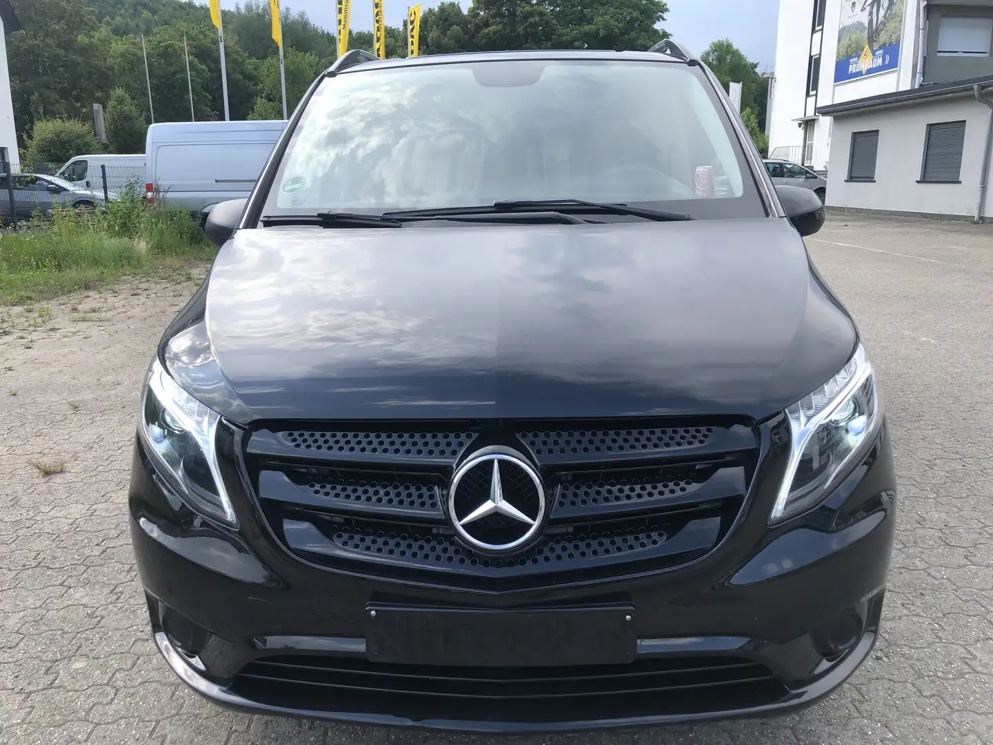 Mercedes-Benz Vito 116 CDI Tourer Lang, 8 Sitze, AHK, LED Negro - 1