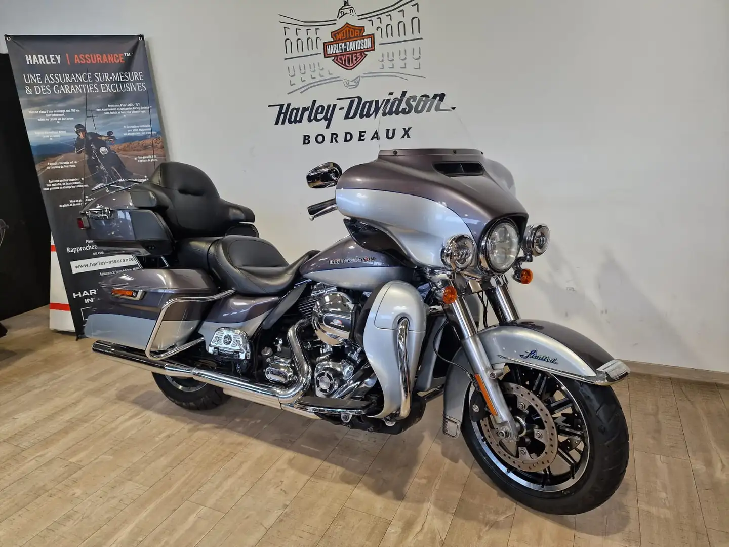 Harley-Davidson Electra Glide Gris - 1