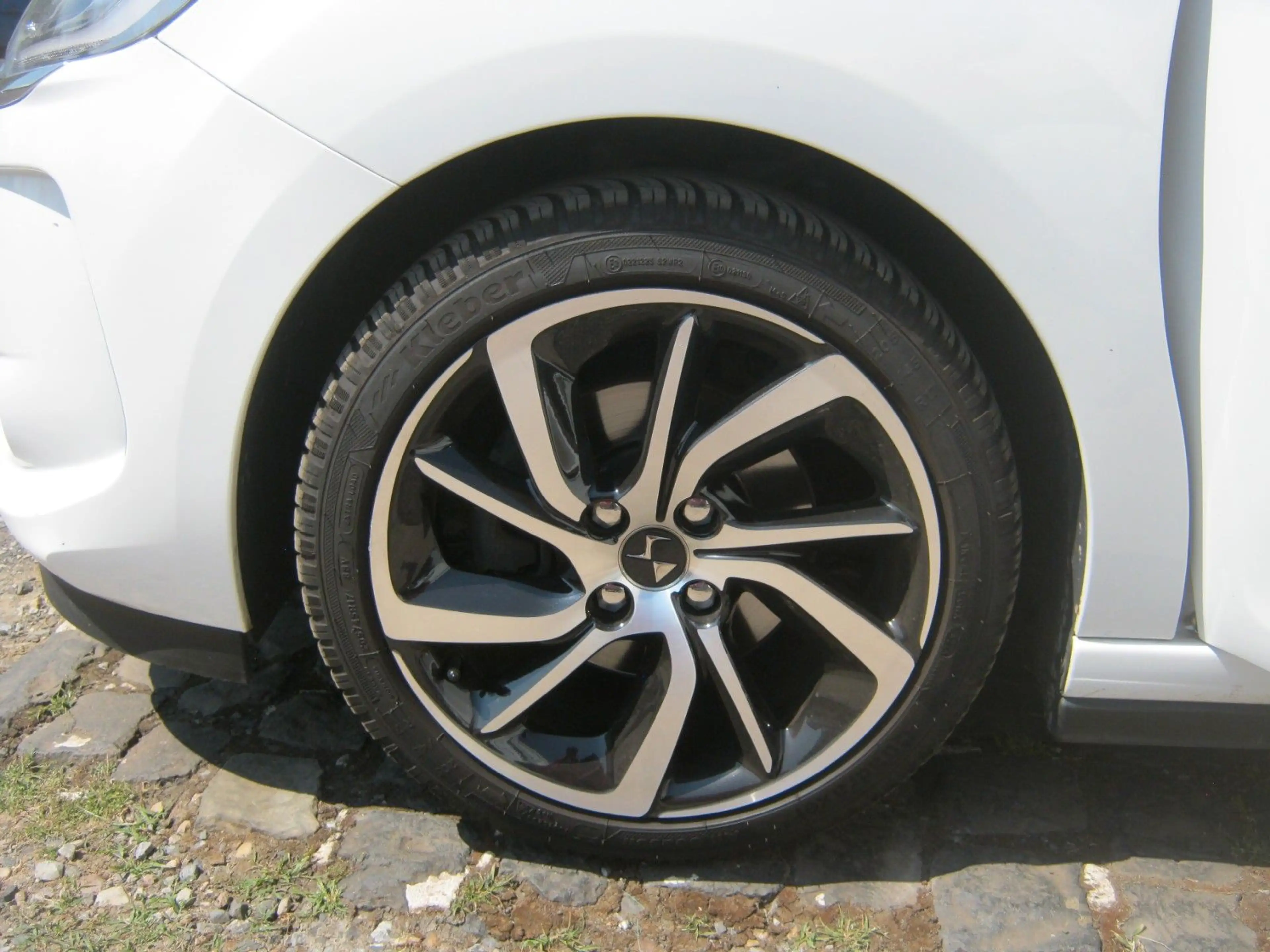 DS Automobiles DS 3 DS 3 Sport Chic,1.Hand,Scheckheft gepf. — photo 18