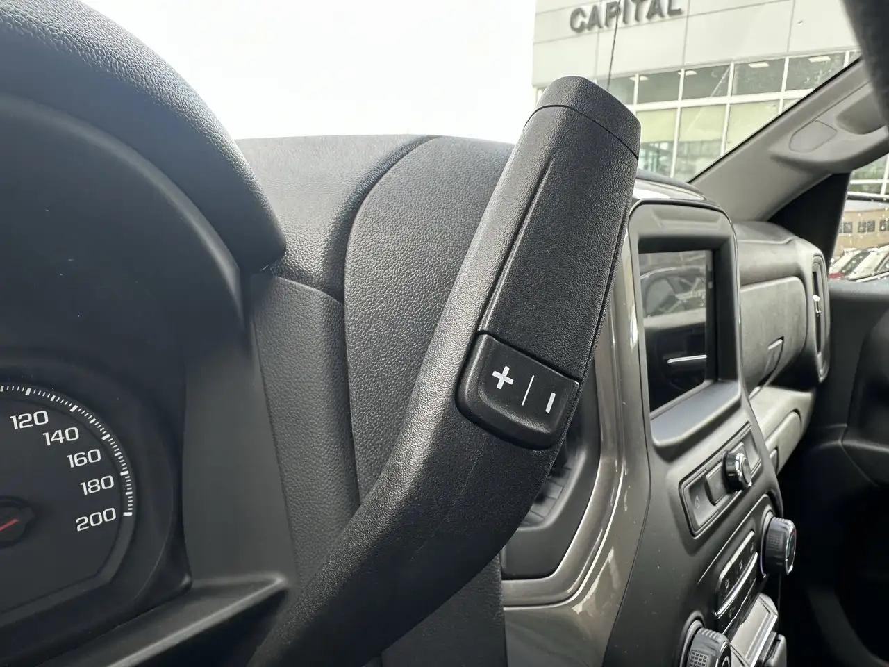 Chevrolet Silverado 1500 снимка Chevrolet Silverado 1500
