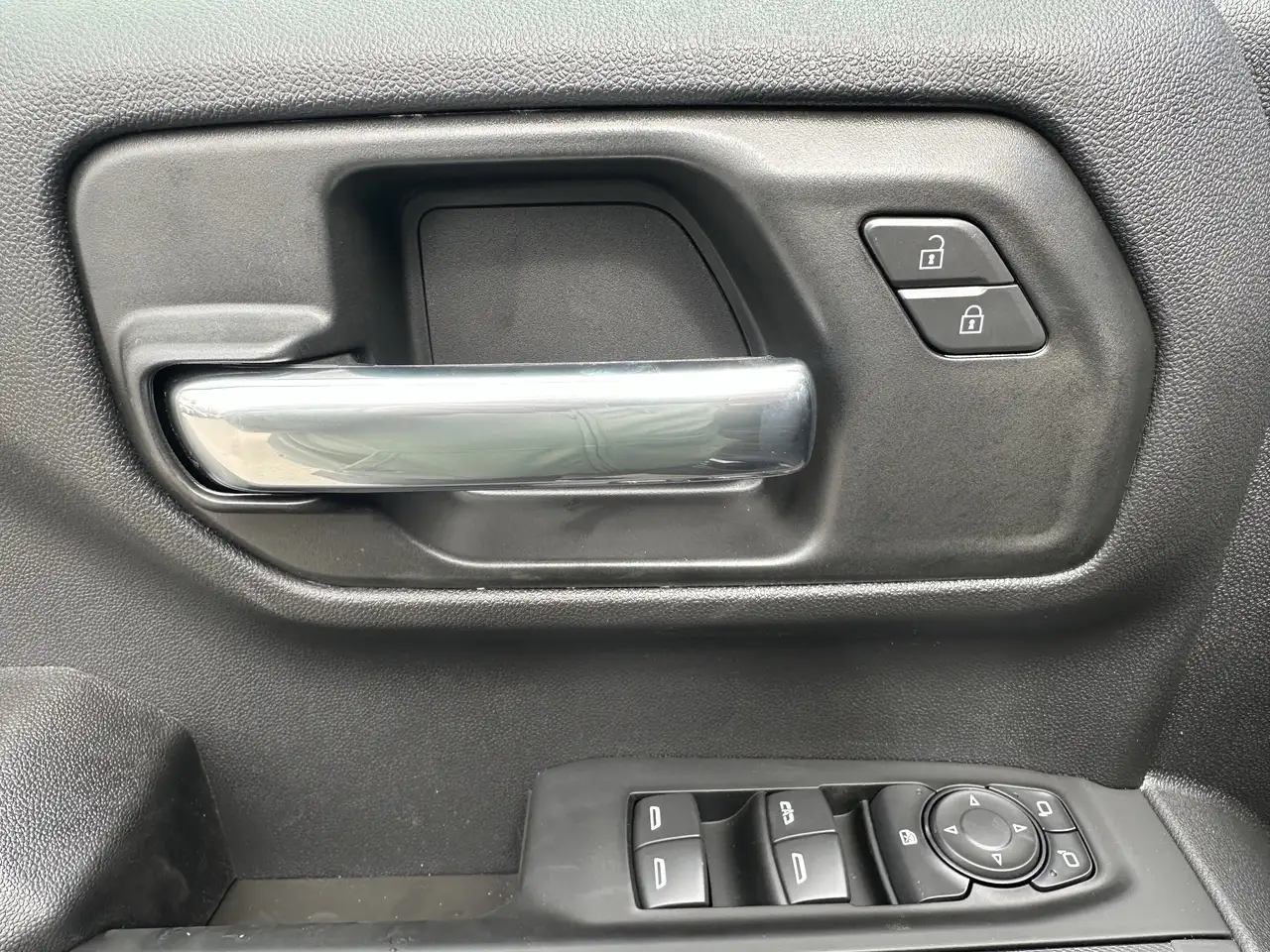 Chevrolet Silverado 1500 снимка Chevrolet Silverado 1500
