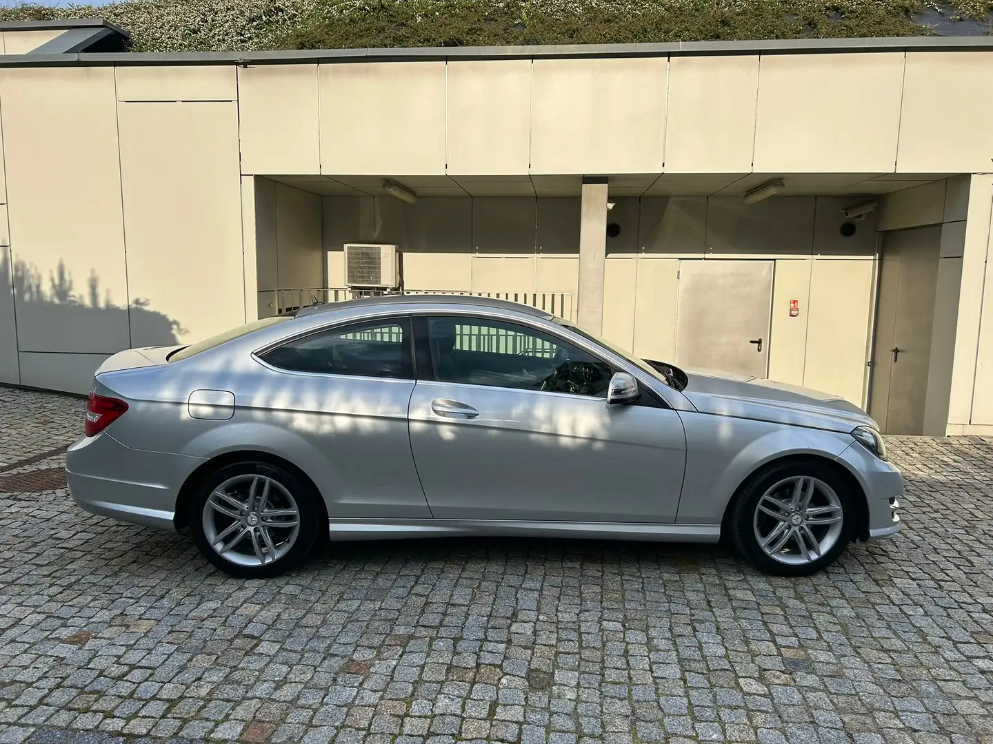 Mercedes-Benz C 180 Coupe AMG Line Silver - 2